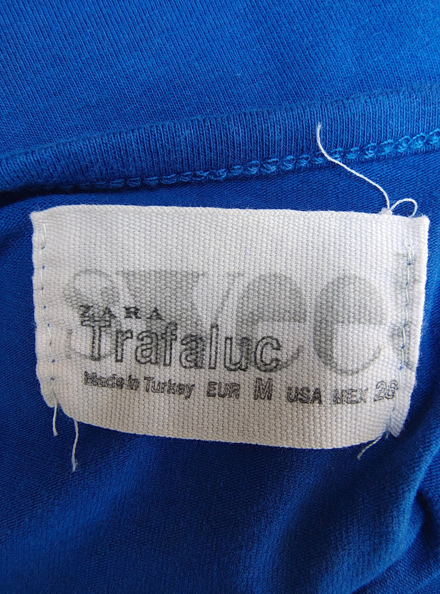 USADO – Vestido ajustado azul eléctrico con cremallera frontal ZARA Trafaluc (Talla M)