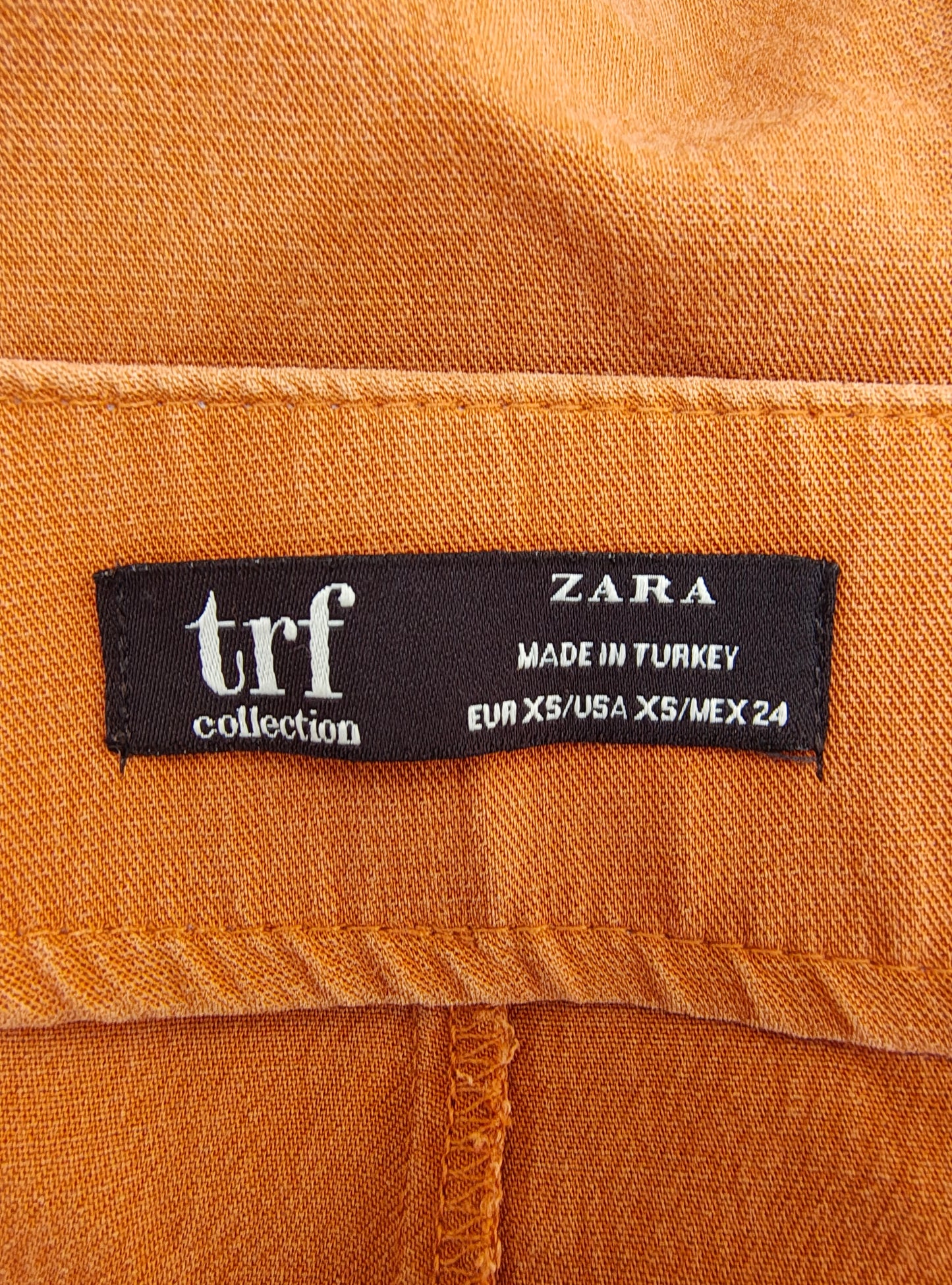 USADO – Shorts teja con botones frontales Zara TRF Collection (Talla XS)
