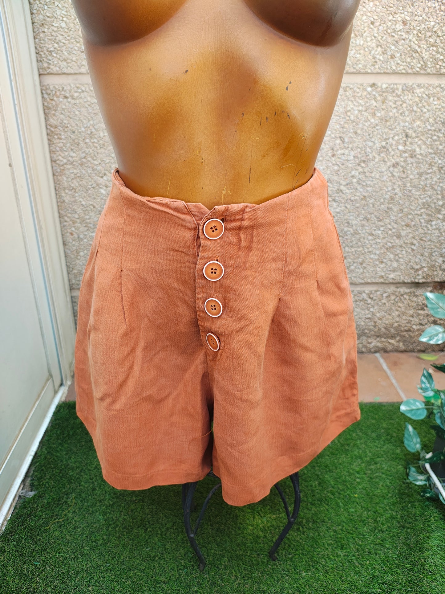 USADO – Shorts teja con botones frontales Zara TRF Collection (Talla XS)