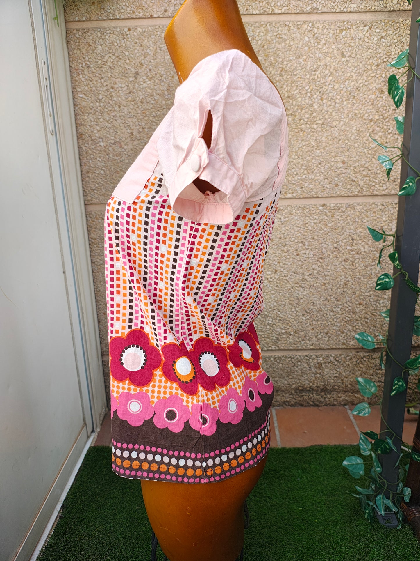 D'OCCASION – Top rose à fleurs et carreaux rétro BSK par BERSHKA (Taille S)