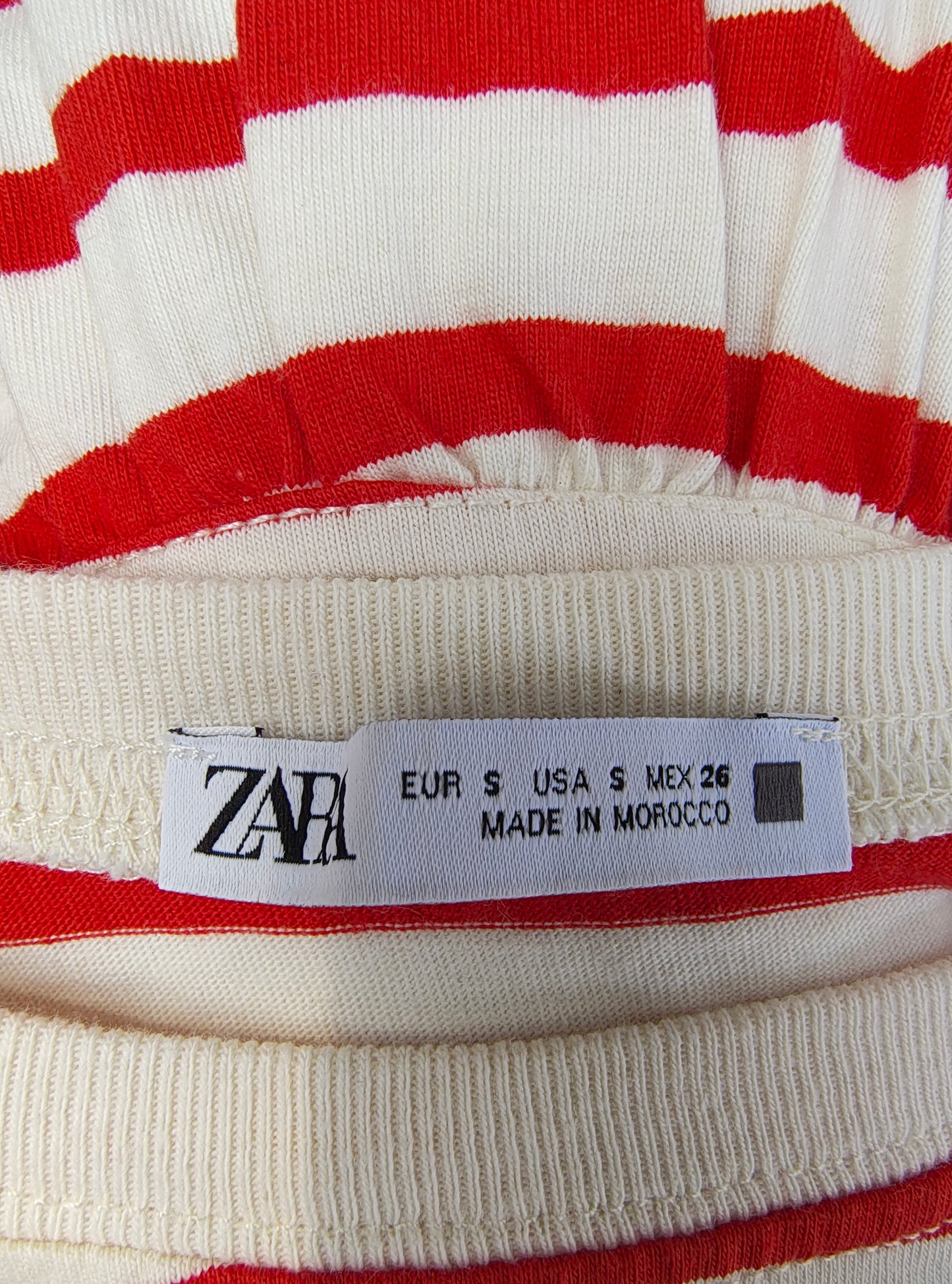 D'OCCASION – Chemisier évasé rayé rouge ZARA (Taille S)