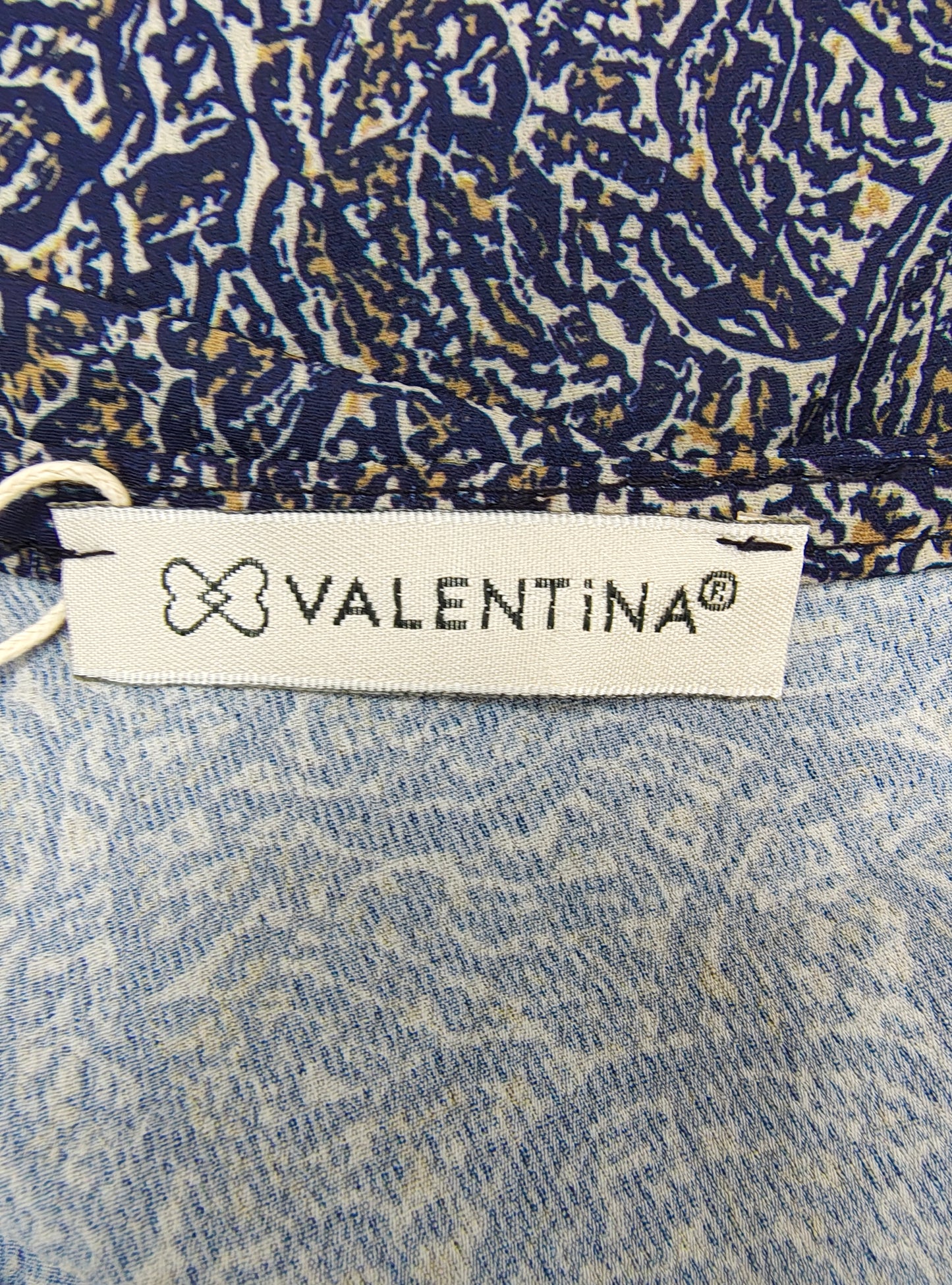 NOUVEAU – Chemisier à volants bleu marine à imprimé abstrait VALENTiNA (Taille S)