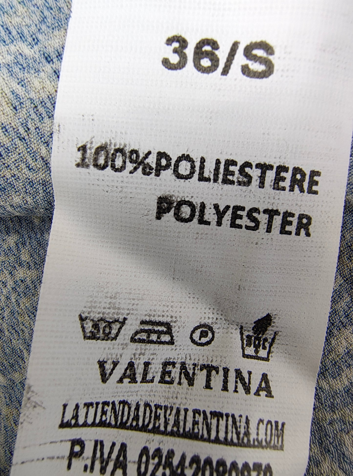 NOUVEAU – Chemisier à volants bleu marine à imprimé abstrait VALENTiNA (Taille S)