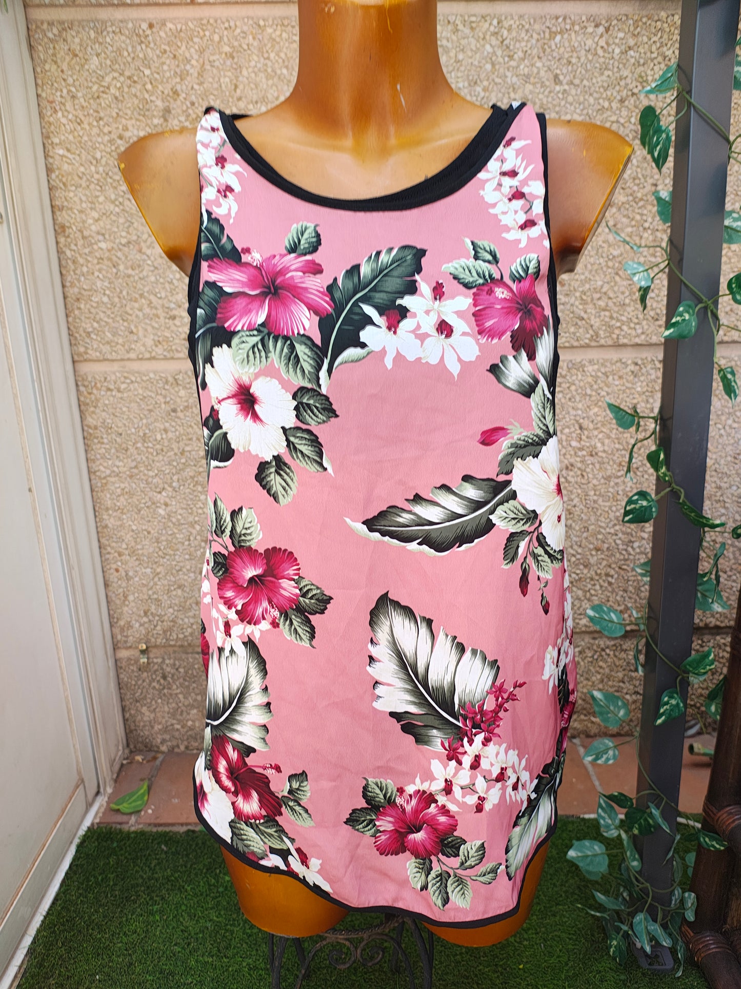 D'OCCASION – Chemisier rose à fleurs et dos en tulle noir de ZARA (Taille S)