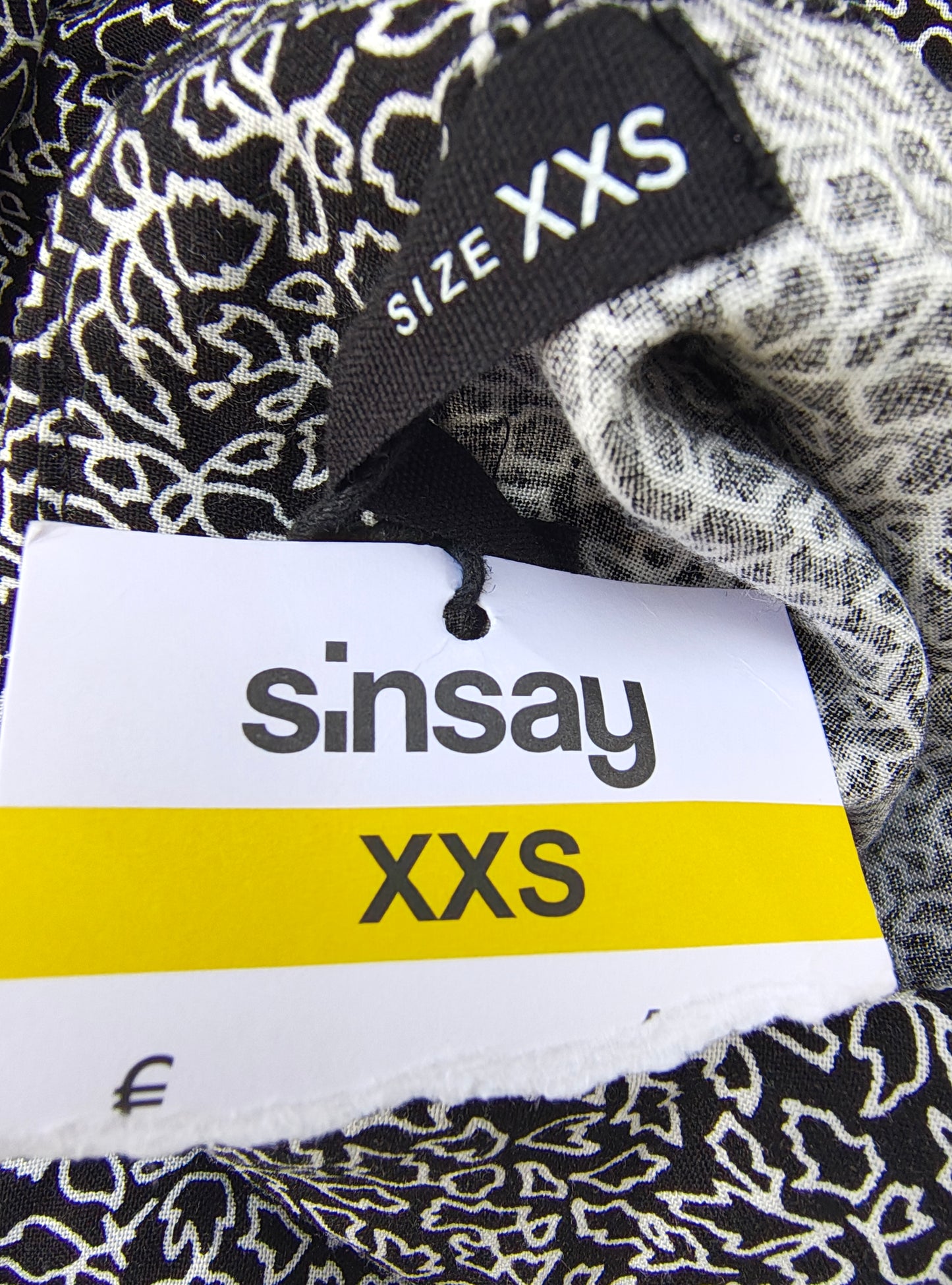 NOUVEAU – Robe chemise longue noire imprimée SINSAY (Taille XXS)