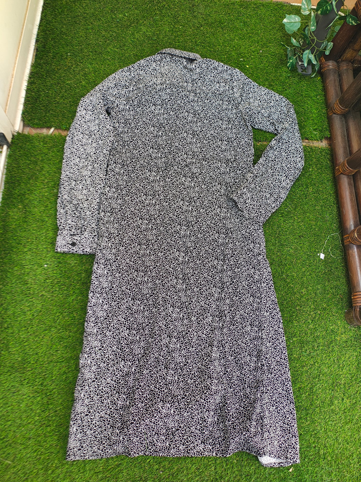 NOUVEAU – Robe chemise longue noire imprimée SINSAY (Taille XXS)