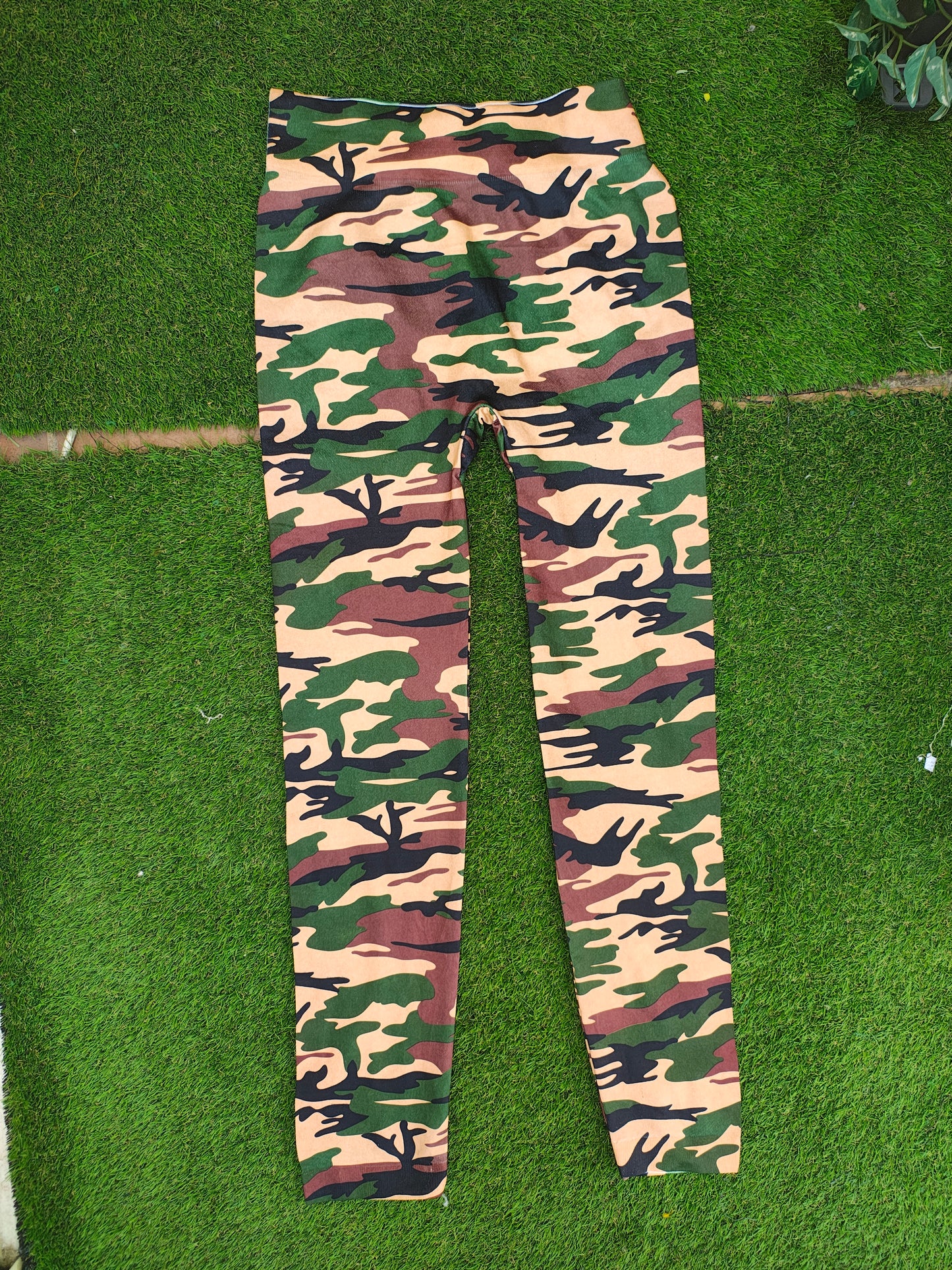 NOUVEAU – Leggings camouflage style militaire « STYLE » sans poches (taille unique estimée)