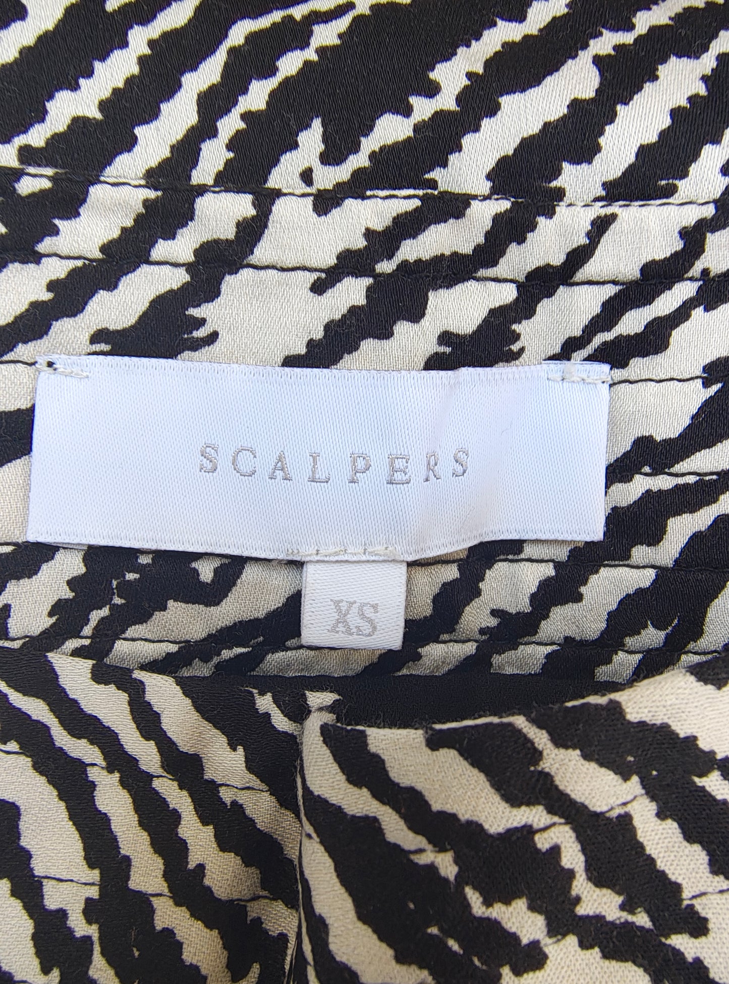 USADO – Falda ajustada estampado animal de SCALPERS (Talla XS)