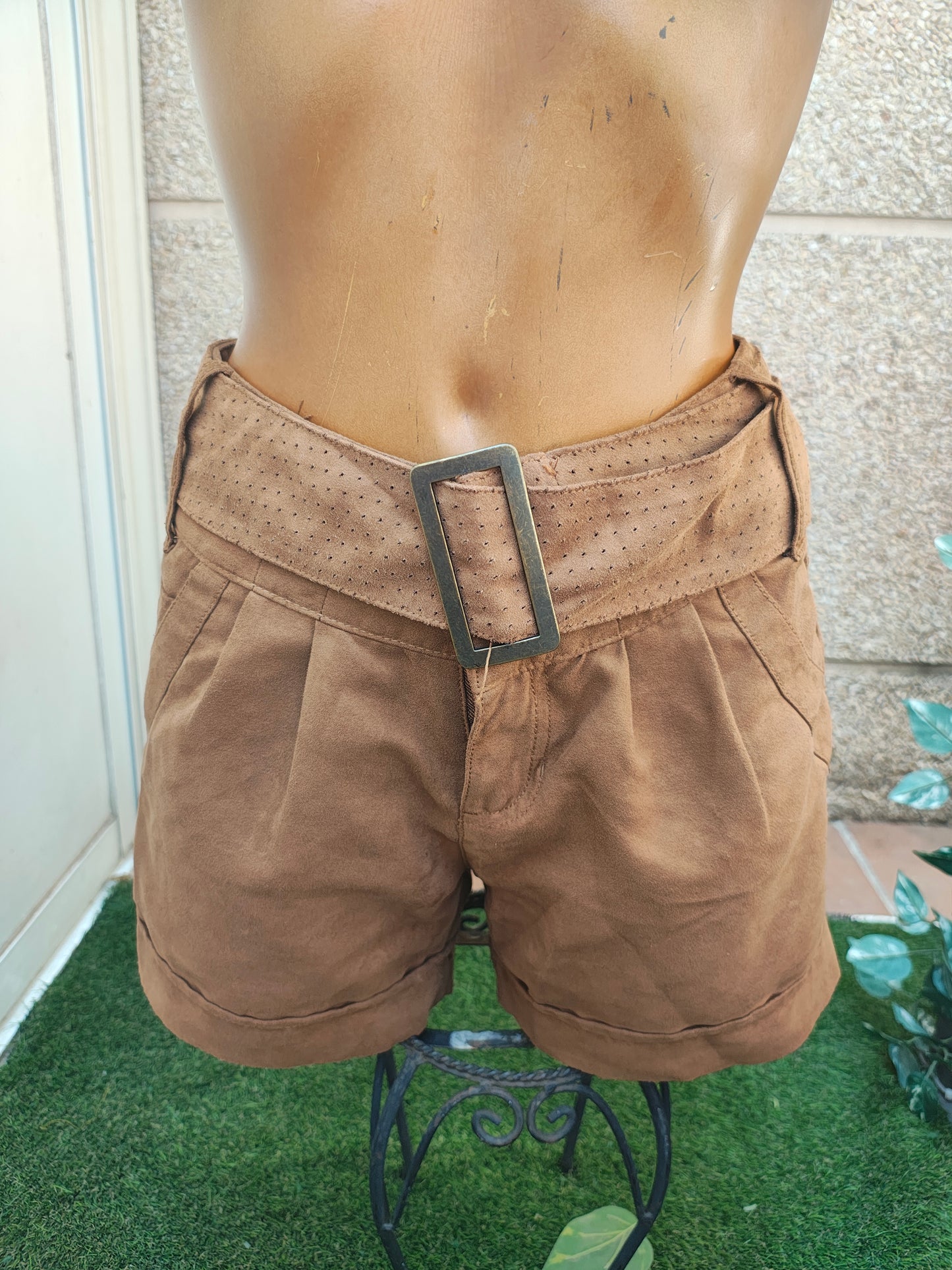 D'OCCASION – Short ceinturé marron STRADIVARIUS (Taille 34 EUR)