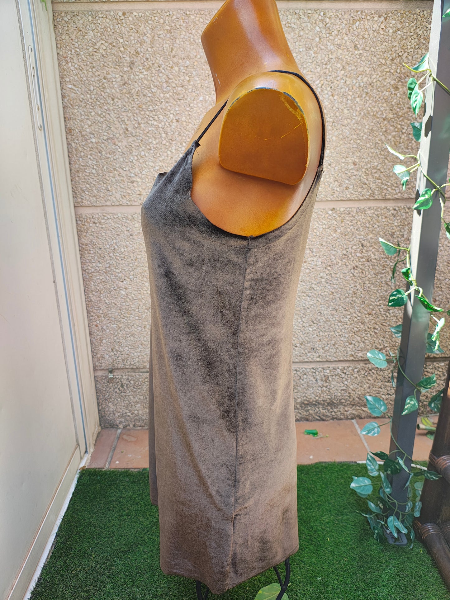 D'OCCASION â Robe nuisette en velours marron PULL&BEAR (Taille S)