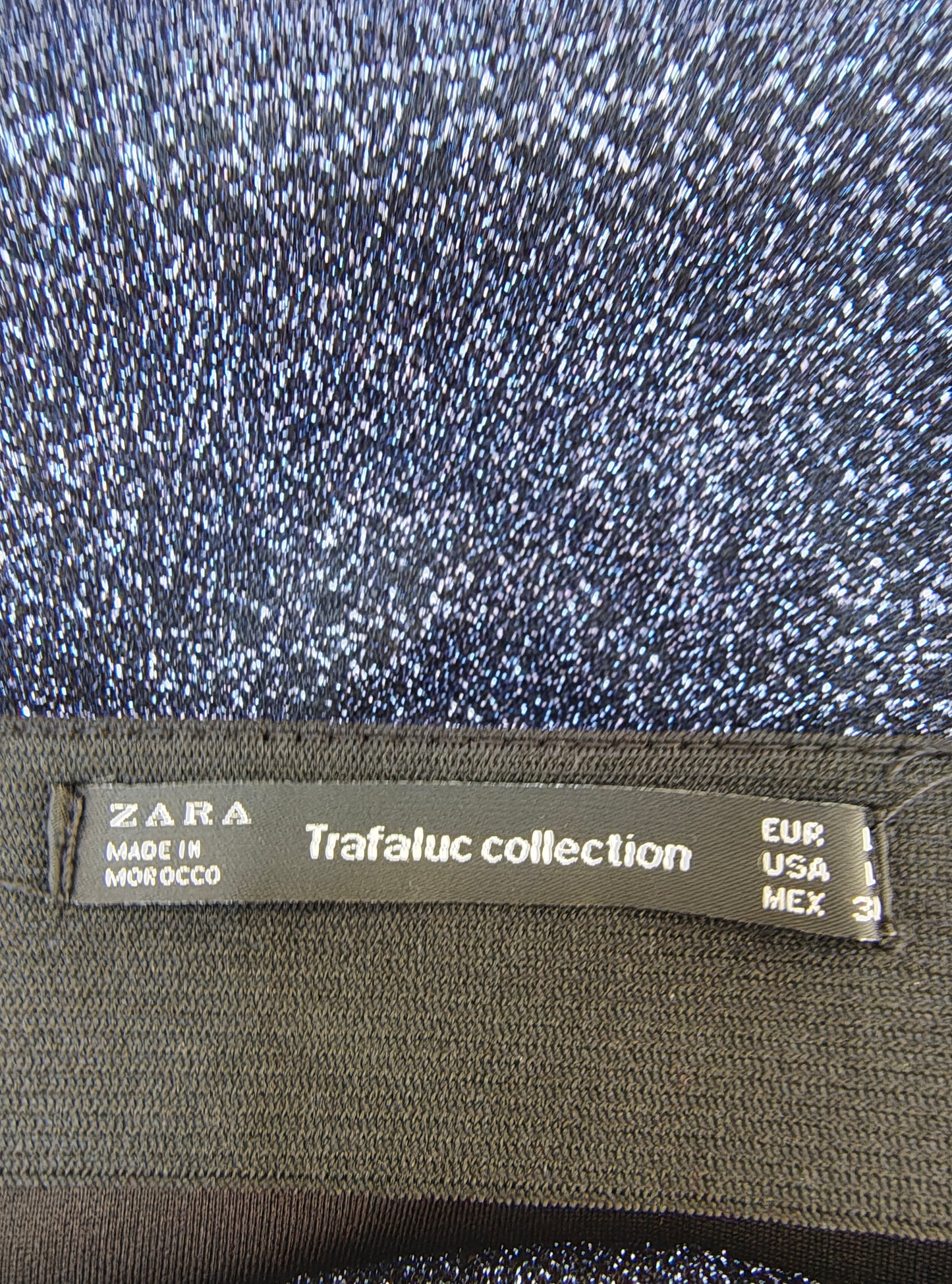 USADO – falda azul con brillo fruncida de zara trafaluc (talla S)