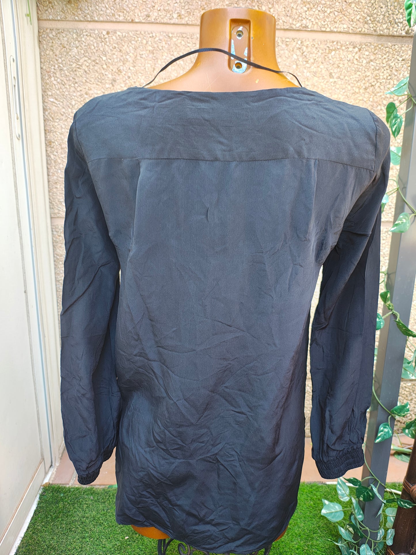 D'OCCASION – Chemisier noir 100% soie naturelle imprimé lynx ZARA FEMME (Taille S)