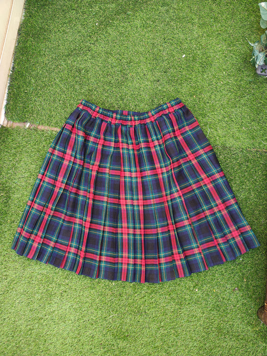 USADO – Falda escocesa plisada de cuadros rojos y verdes (Talla no visible, aprox. M)