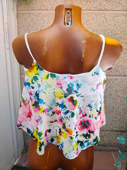 USADO – Top floral sin mangas de BERSHKA (Talla M)