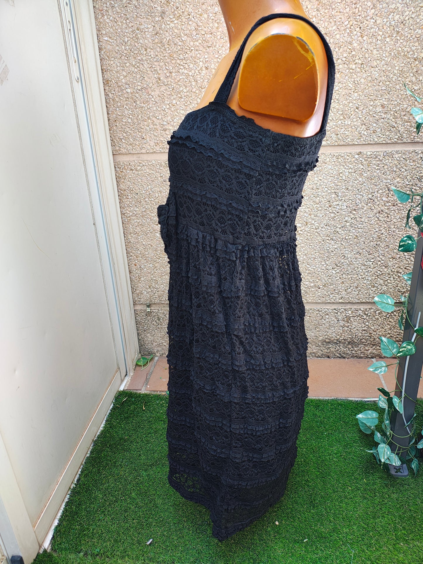 D'OCCASION – Robe en dentelle noire avec nœud BLANC sur le devant (Taille M)