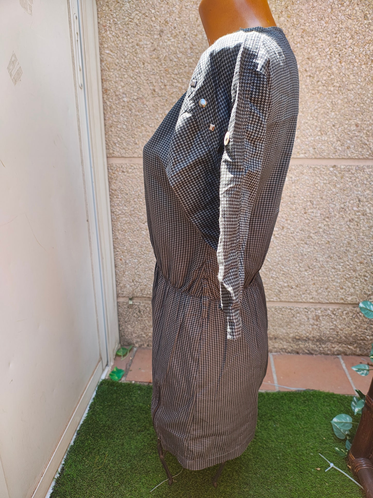 D'OCCASION – Robe pied-de-poule noire cloutée BERSHKA « Sweet Rock » (Taille M)