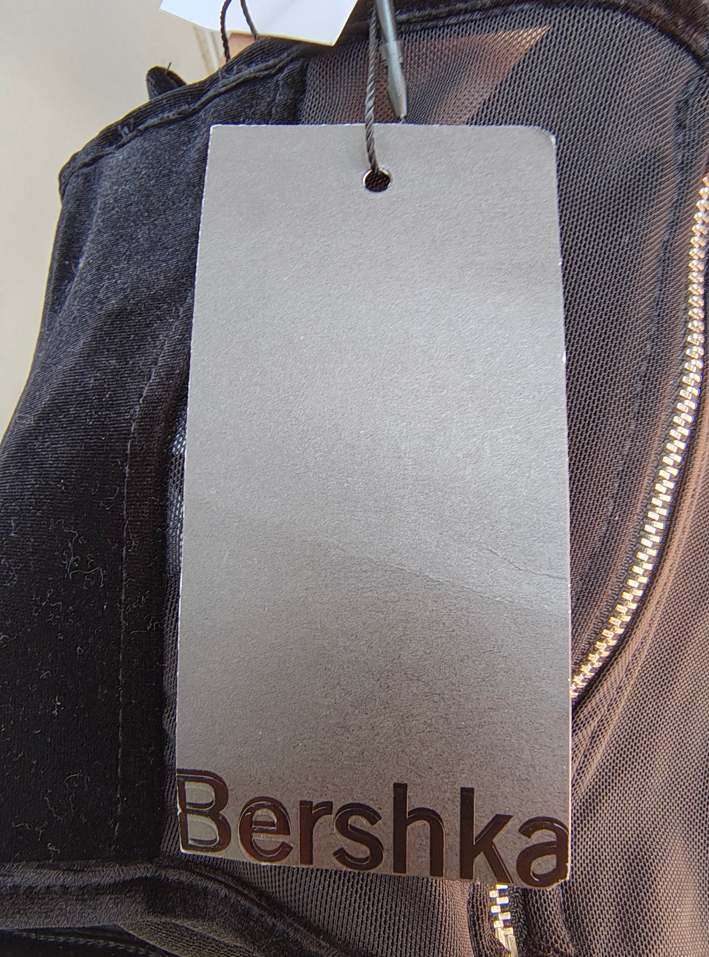 NOUVEAU – Top bustier noir BERSHKA avec fleur à paillettes (Taille S)