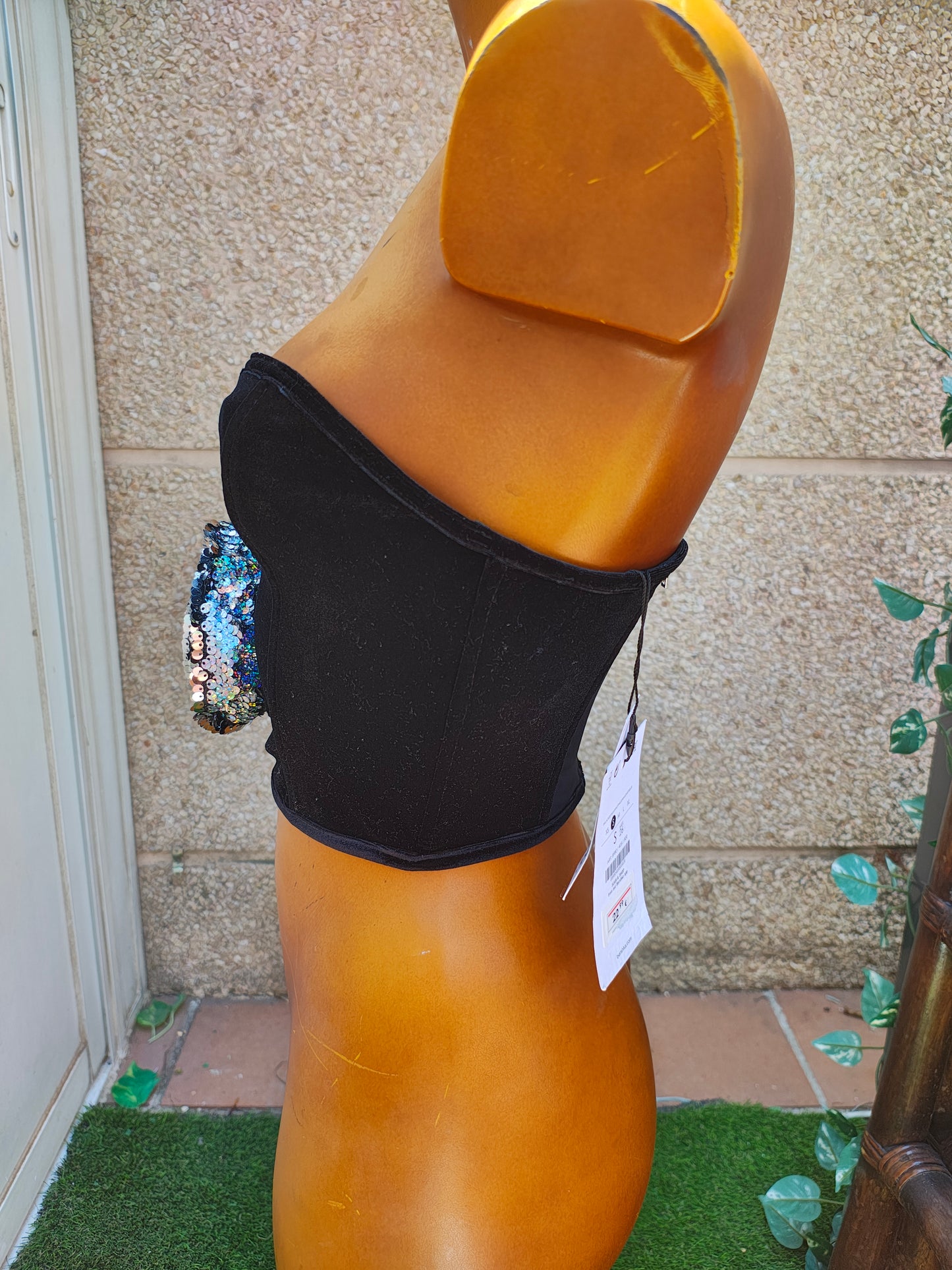 NOUVEAU – Top bustier noir BERSHKA avec fleur à paillettes (Taille S)
