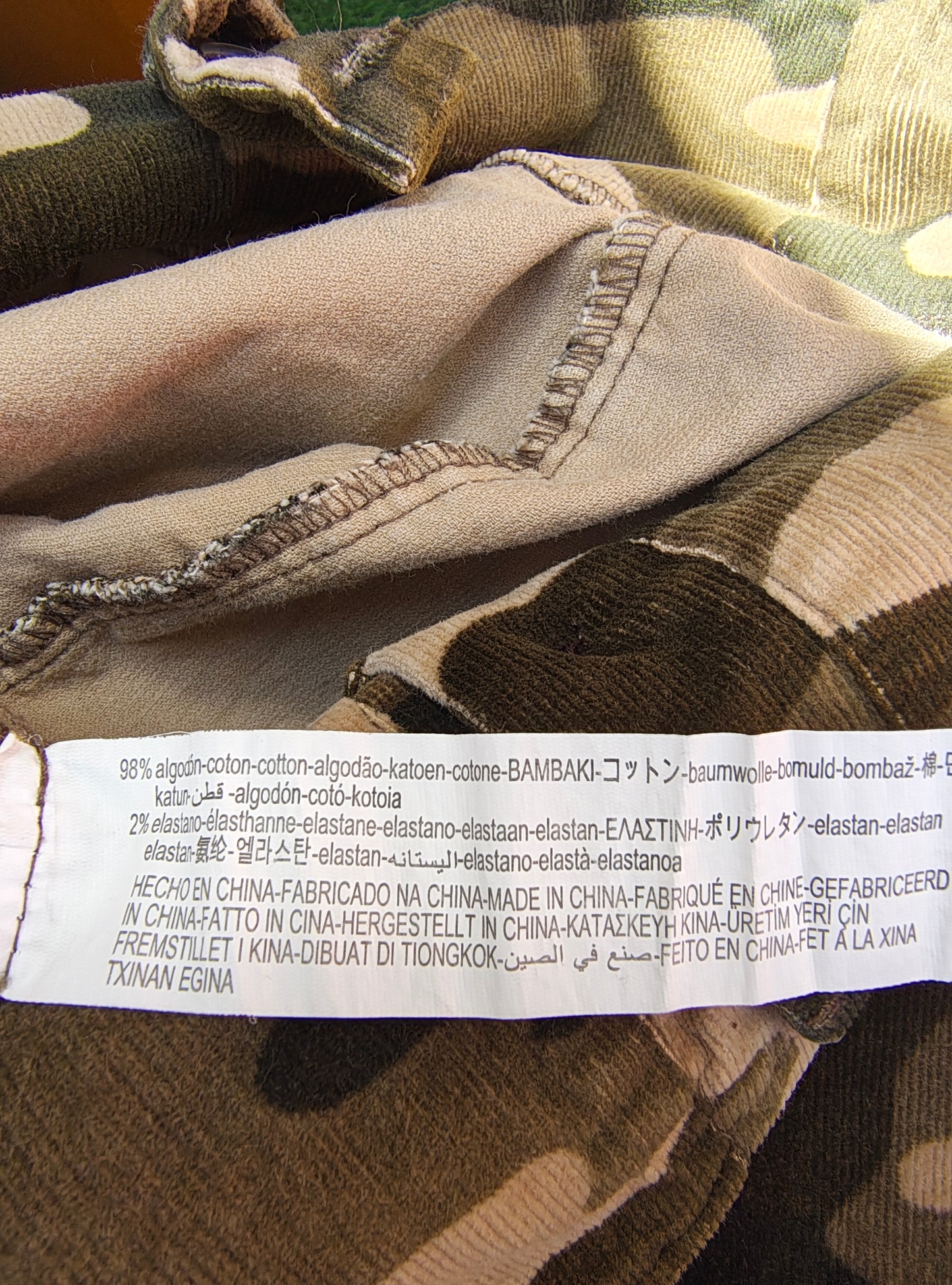USADO – Pichi de pana estampado camuflaje BERSHKA BSK (Talla EUR M)