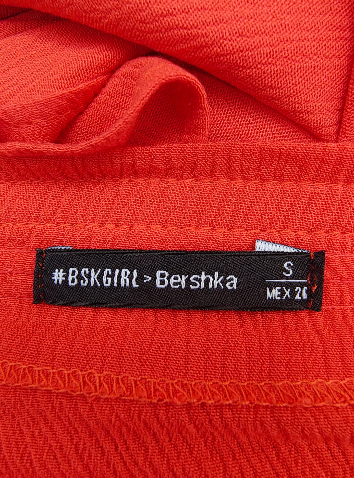 D'OCCASION – Robe orange à épaules dénudées BSK GIRL by BERSHKA (Taille S)