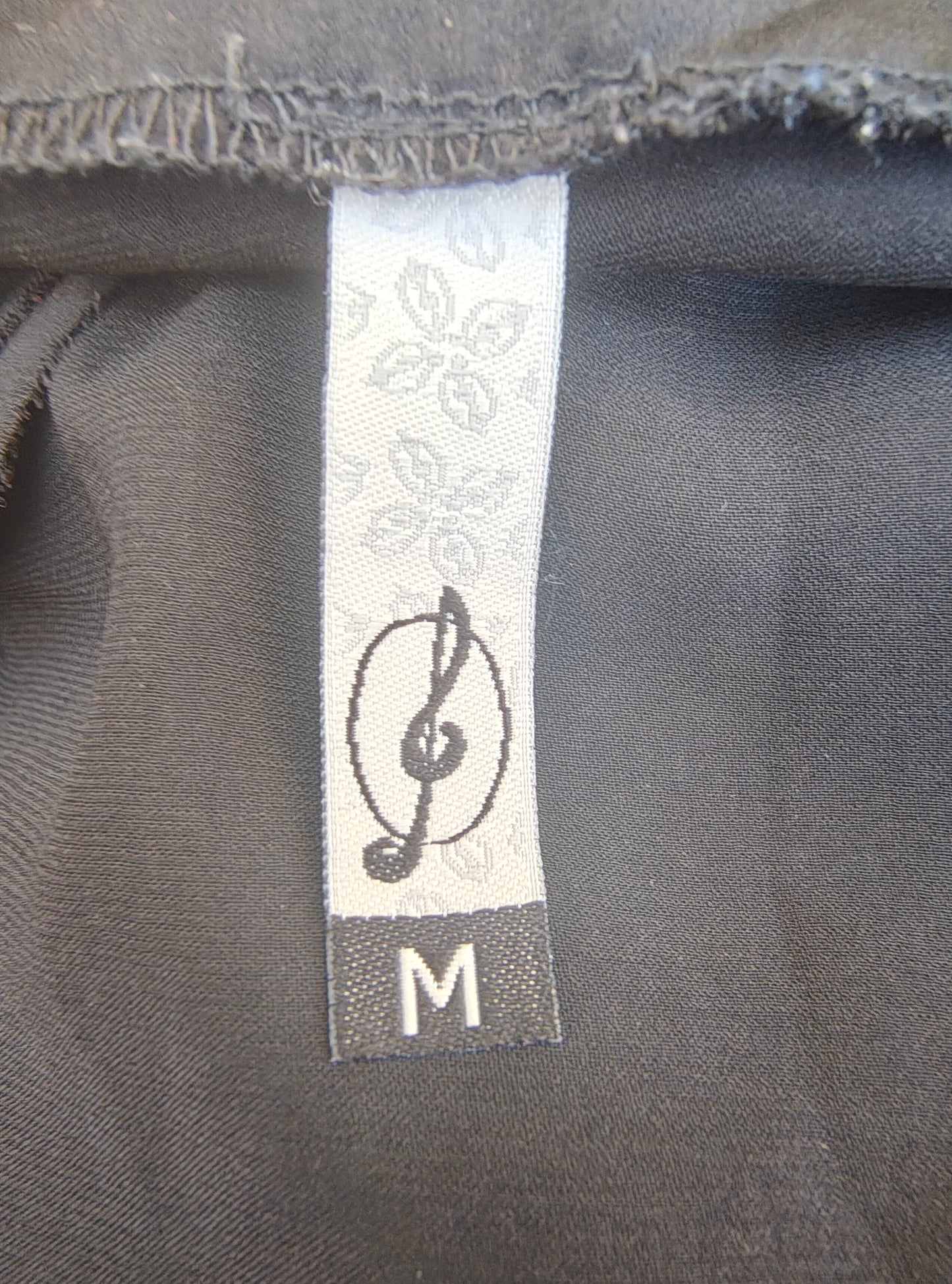 D'OCCASION – Robe noire à bretelles boutonnées et dos croisé (Taille M)