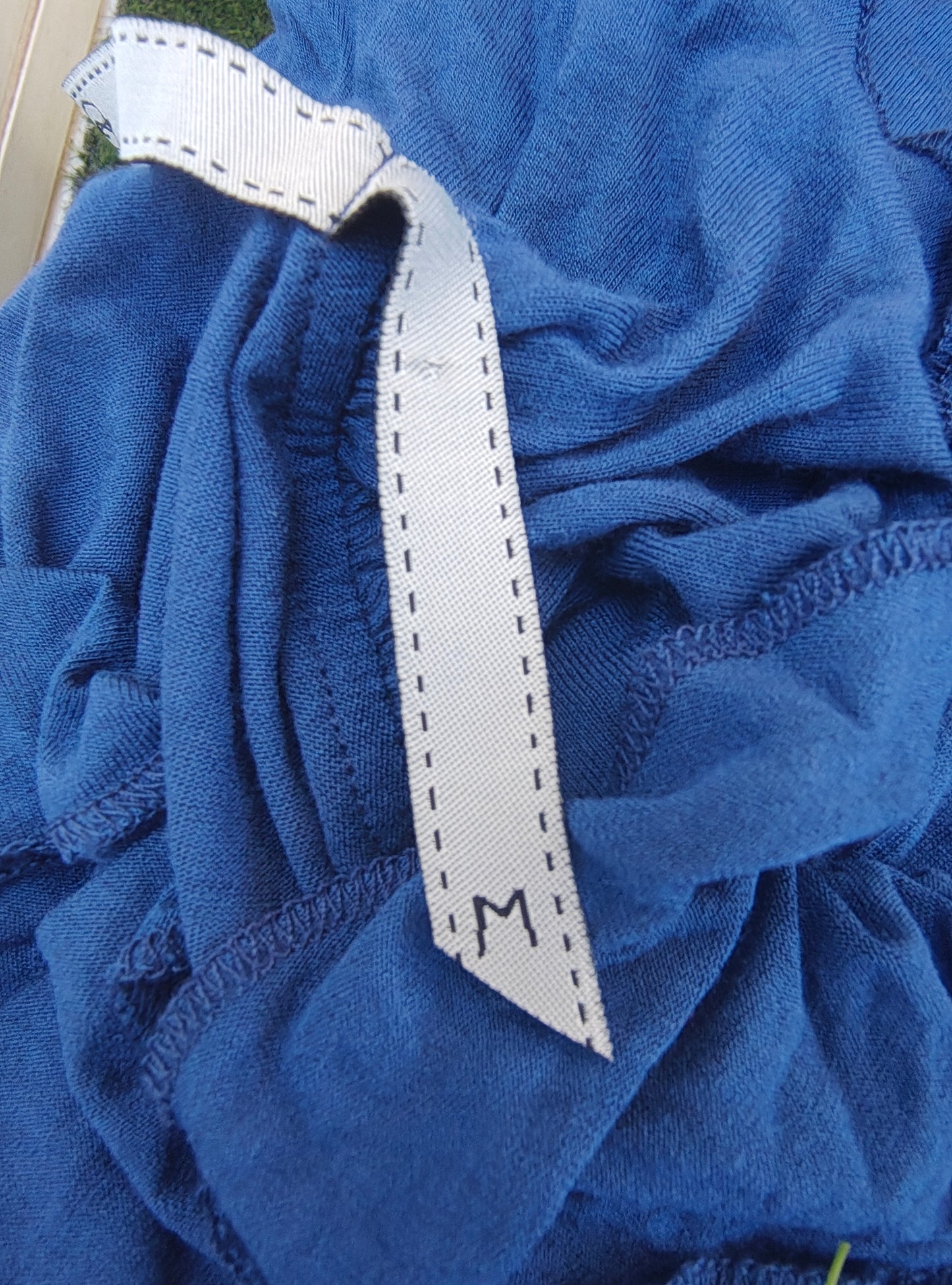 D'OCCASION – Robe bleue asymétrique à volants (Taille M)