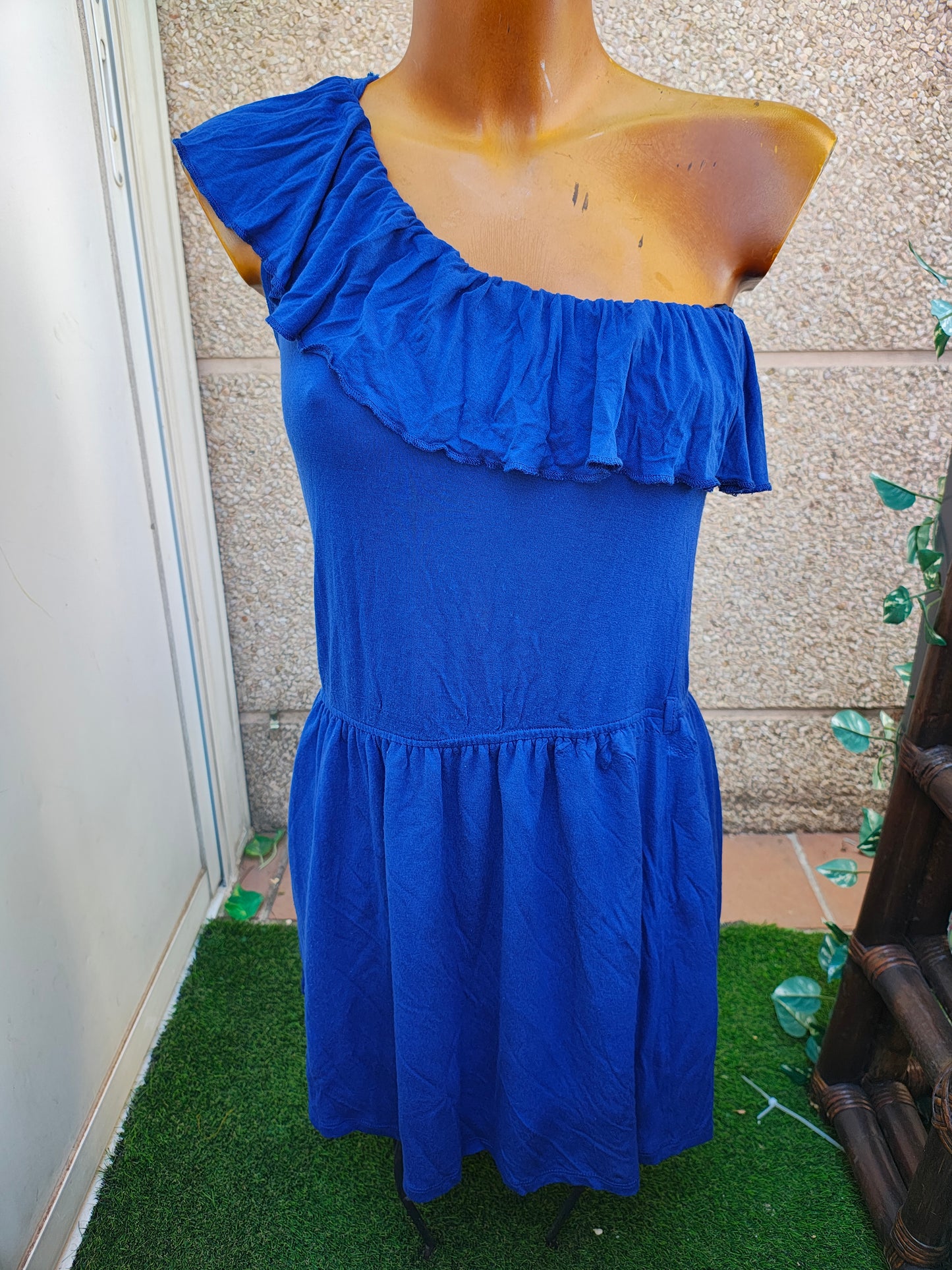 D'OCCASION – Robe bleue asymétrique à volants (Taille M)