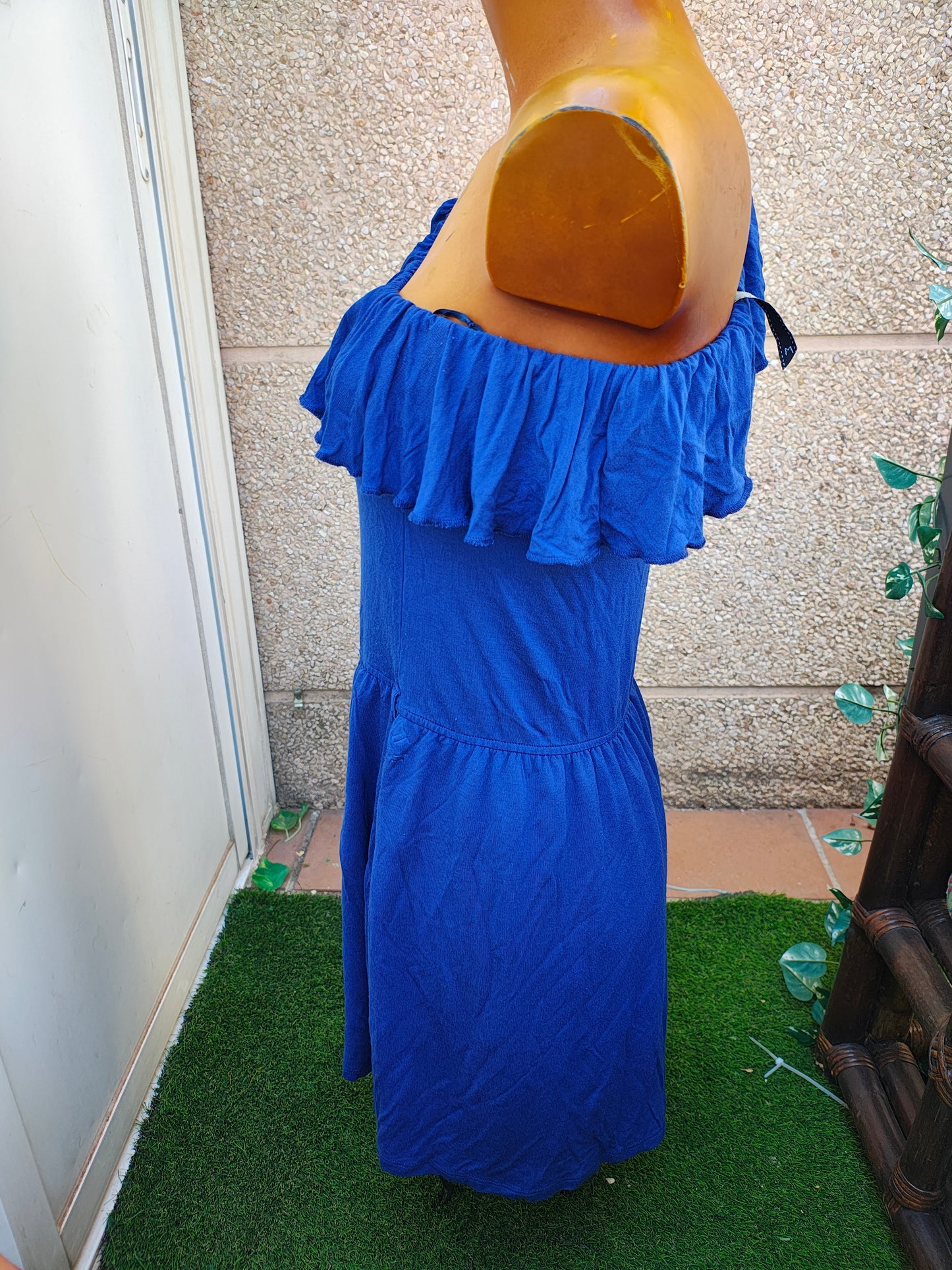 D'OCCASION – Robe bleue asymétrique à volants (Taille M)