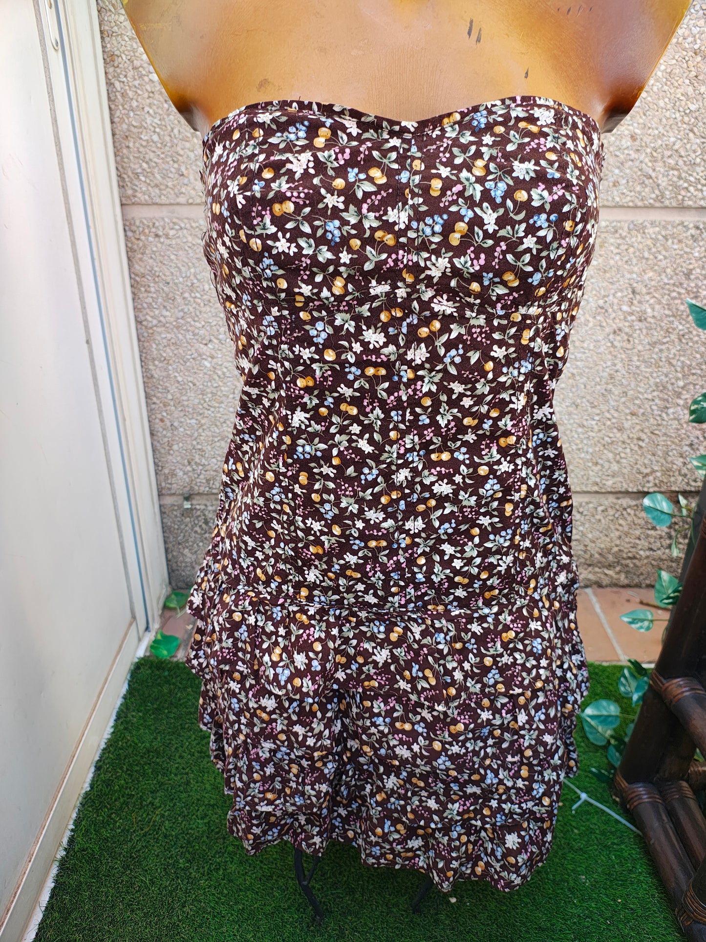 D'OCCASION – Robe bustier fleurie marron STRADIVARIUS (Taille M)