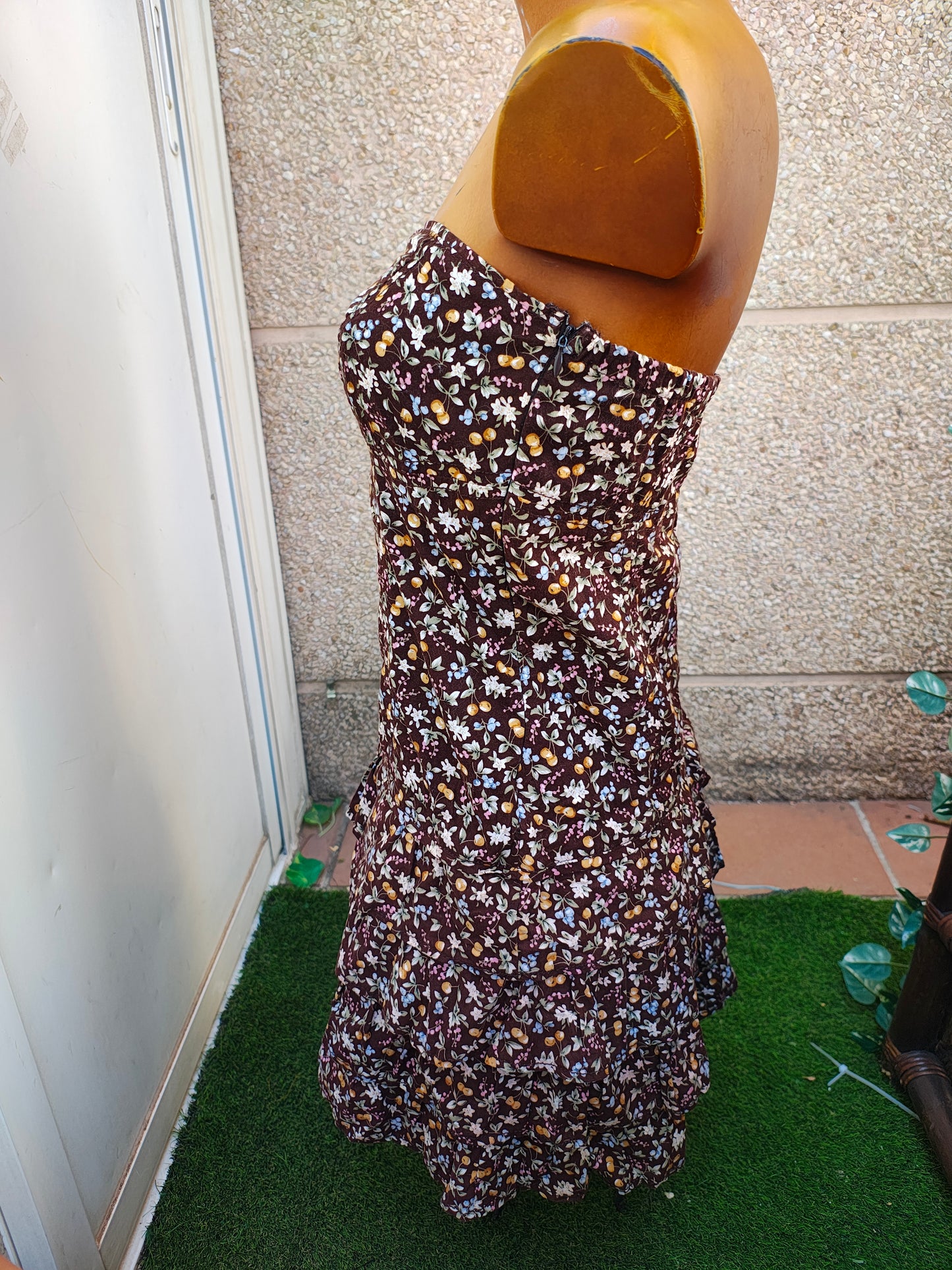 D'OCCASION – Robe bustier fleurie marron STRADIVARIUS (Taille M)