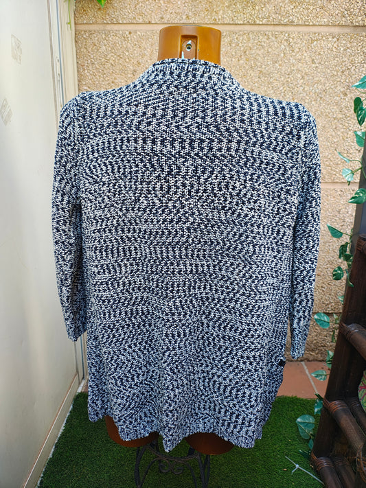 USADO – Cárdigan jaspeado blanco y azul marino tipo tweed de SFERA (Talla S)