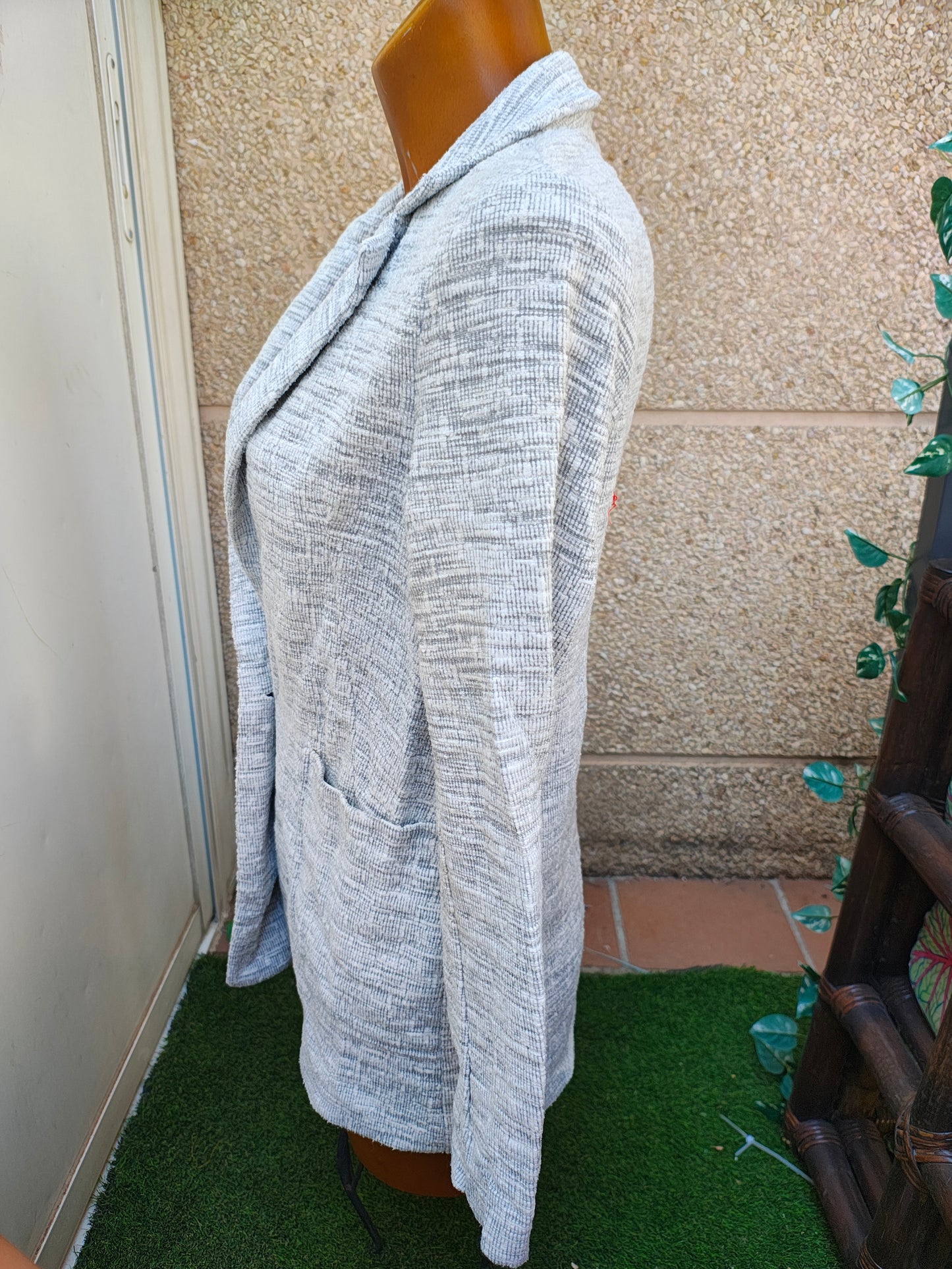 USADO – Blazer gris jaspeado de STRADIVARIUS (Talla S)