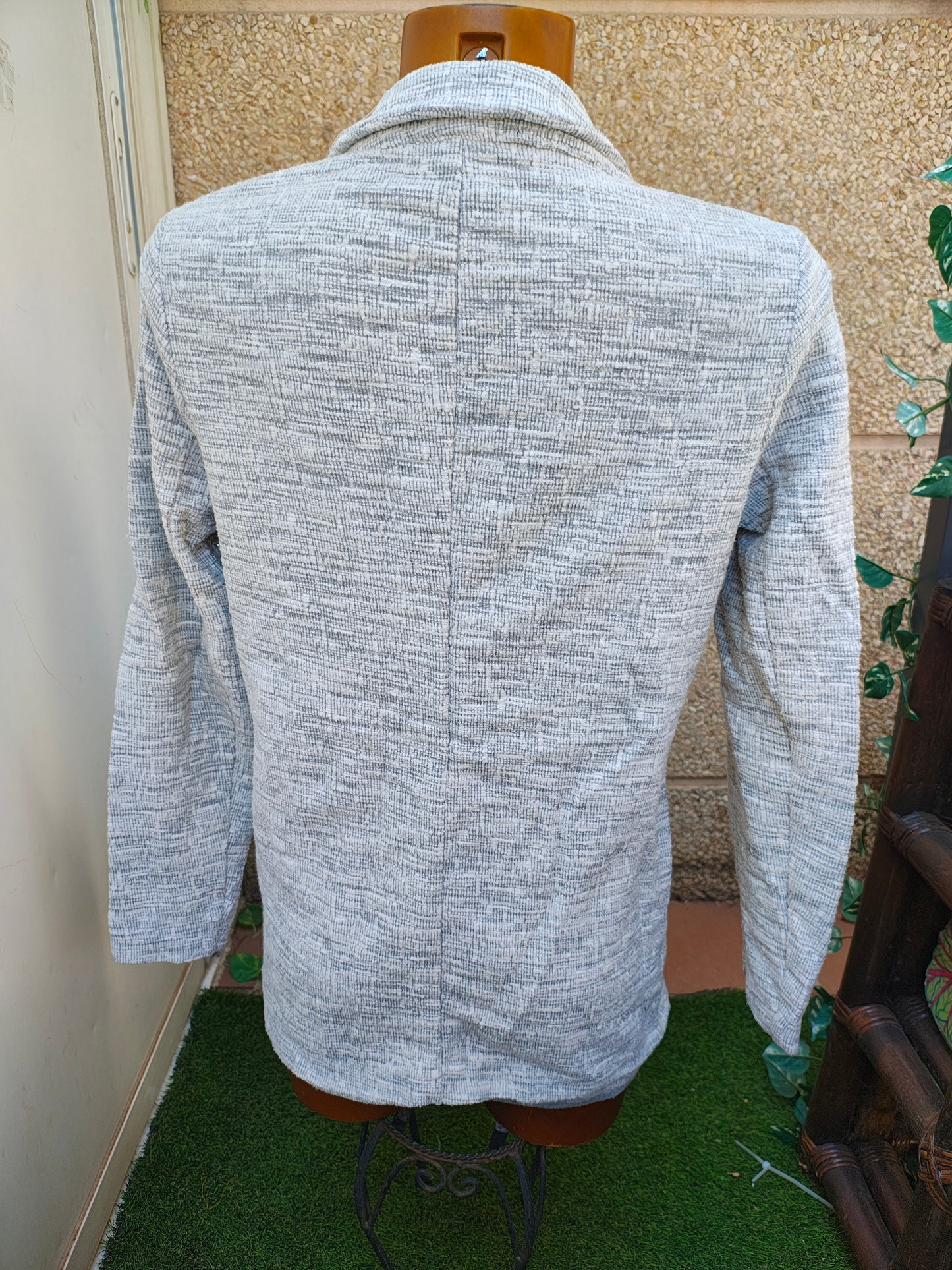 USADO – Blazer gris jaspeado de STRADIVARIUS (Talla S)