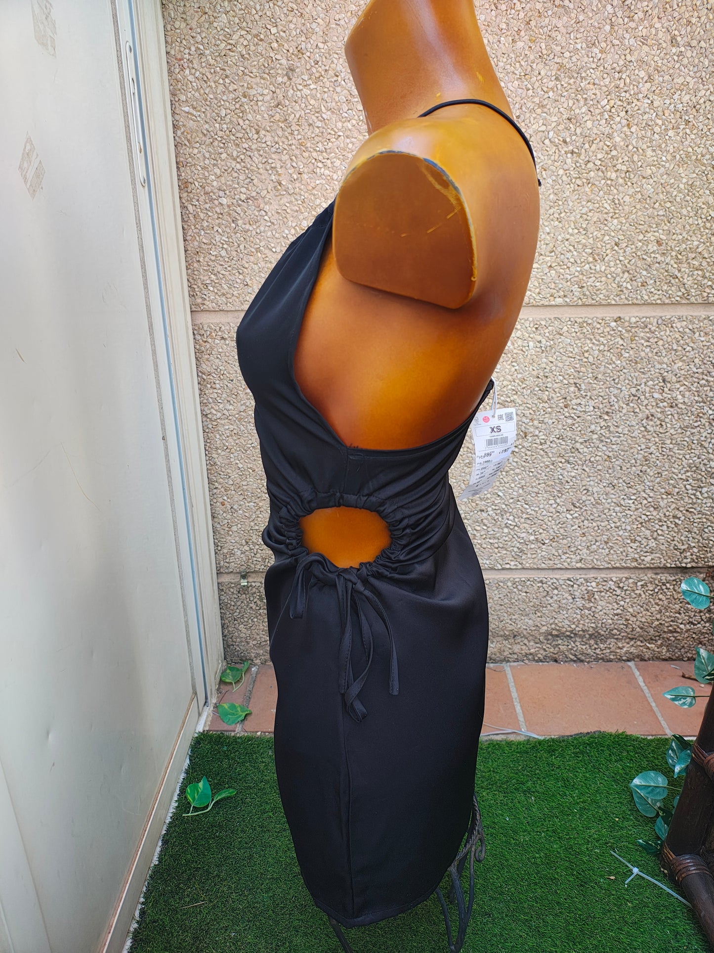 NUEVO – Vestido negro con abertura lateral y fruncido CROPP (Talla XS)