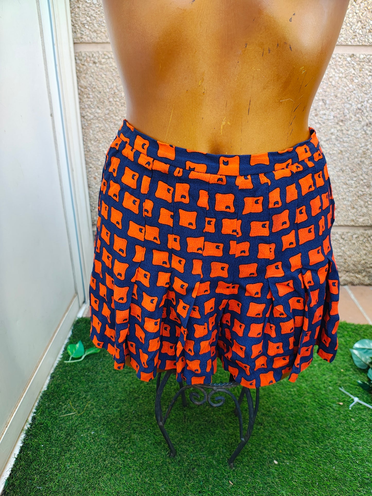 USADO – Falda corta evasé estampado geométrico ZARA Woman (Talla EUR S)