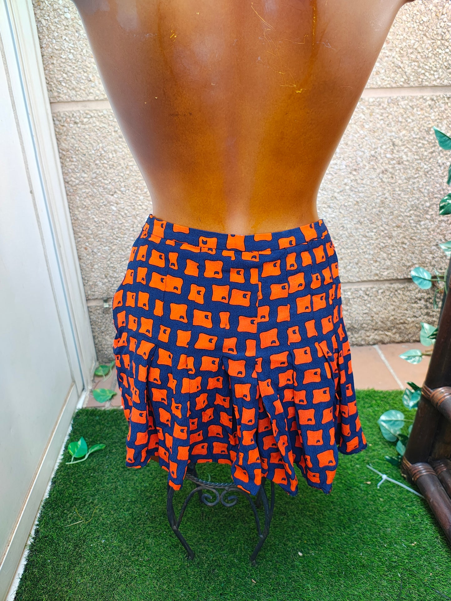 USADO – Falda corta evasé estampado geométrico ZARA Woman (Talla EUR S)