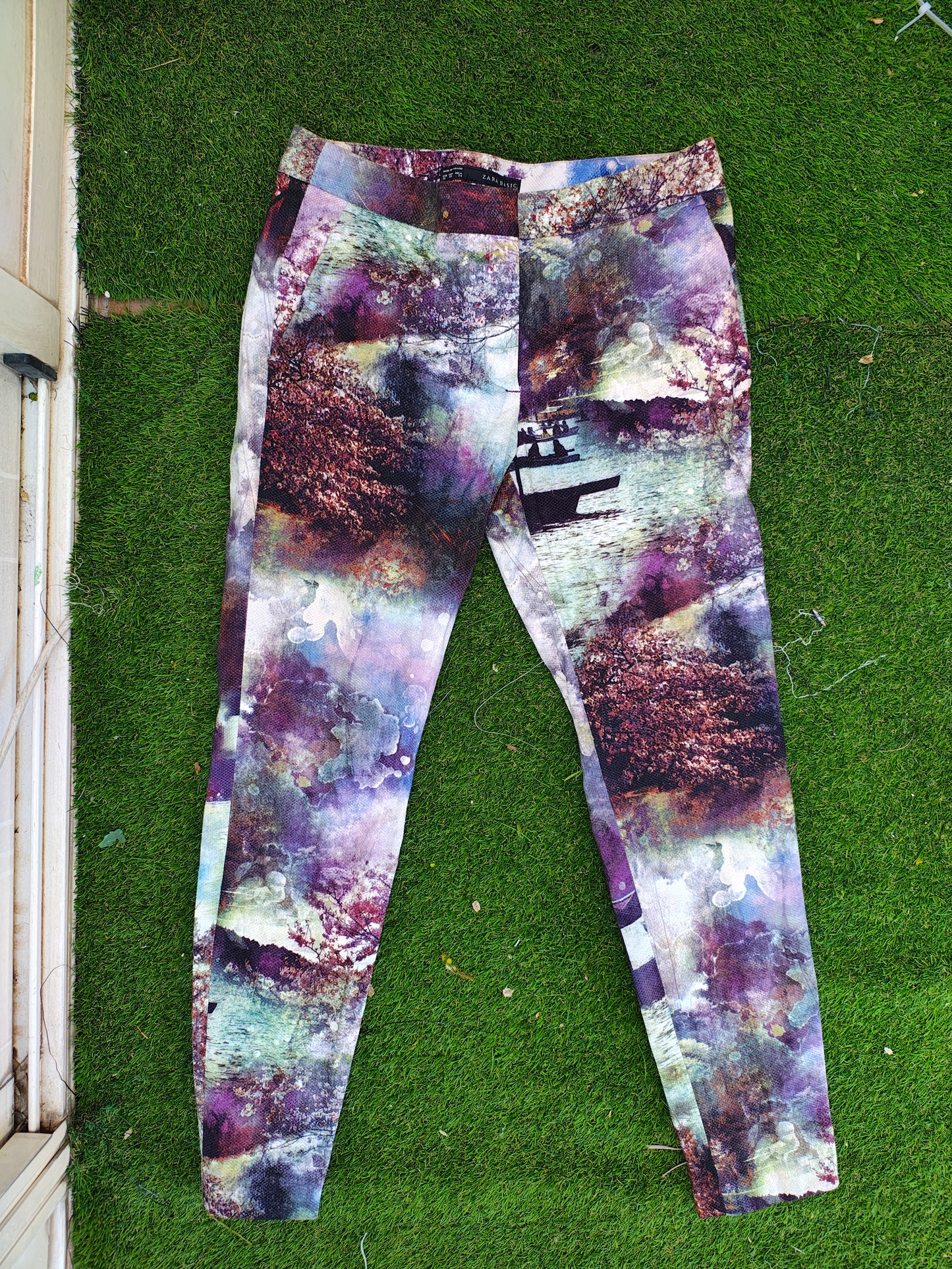 USADO – Pantalones estampados slim fit ZARA BASIC (Talla EUR XS / MEX 24)