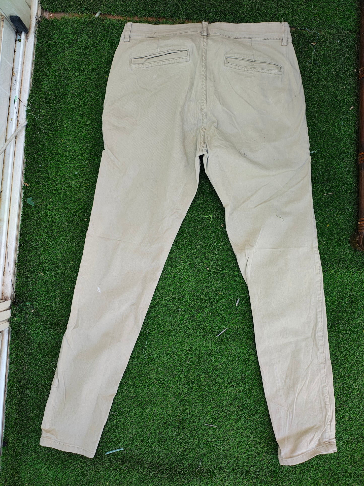 USADO – Pantalones chinos beige LEFTIESMAN (Talla EUR 38)