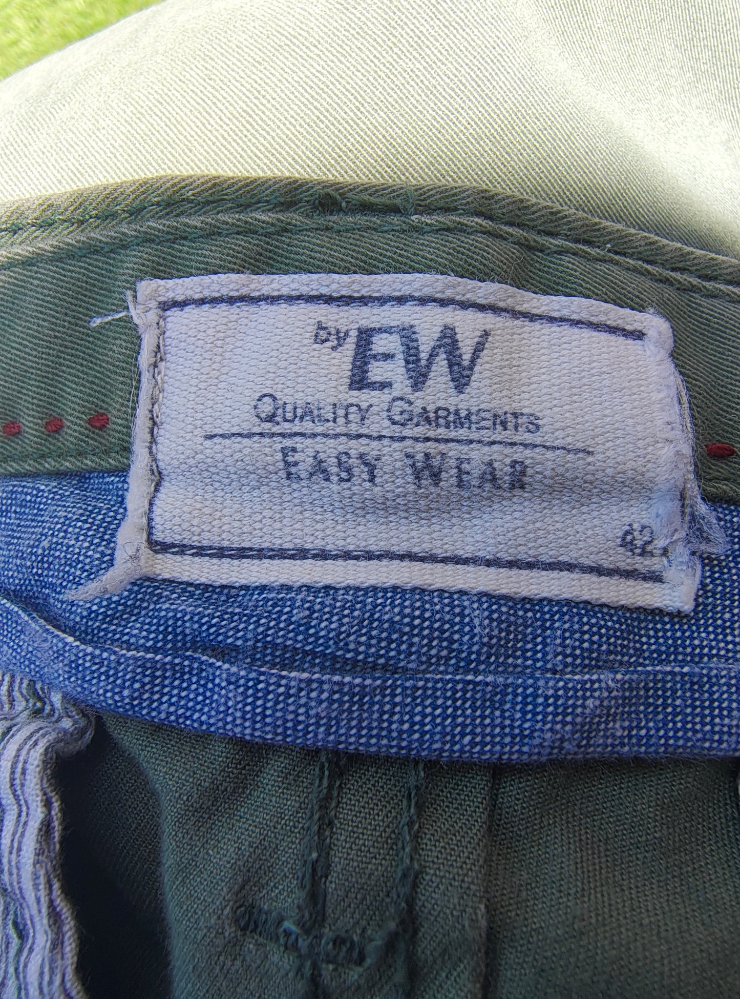 USADO – Pantalones chinos verde oliva Easy Wear by El Corte Inglés (Talla EUR 42)