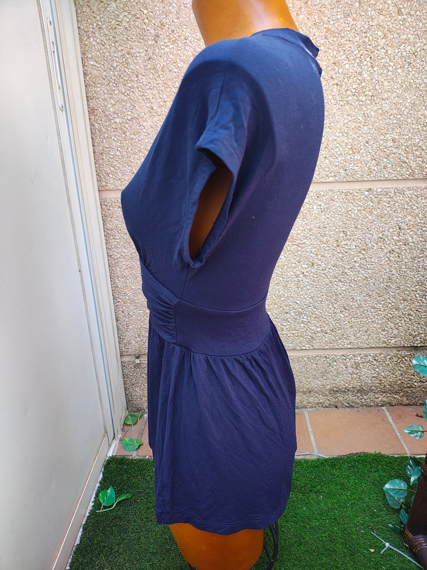 USADO – Top azul marino cruzado con cintura fruncida MNG Basics (Talla S)