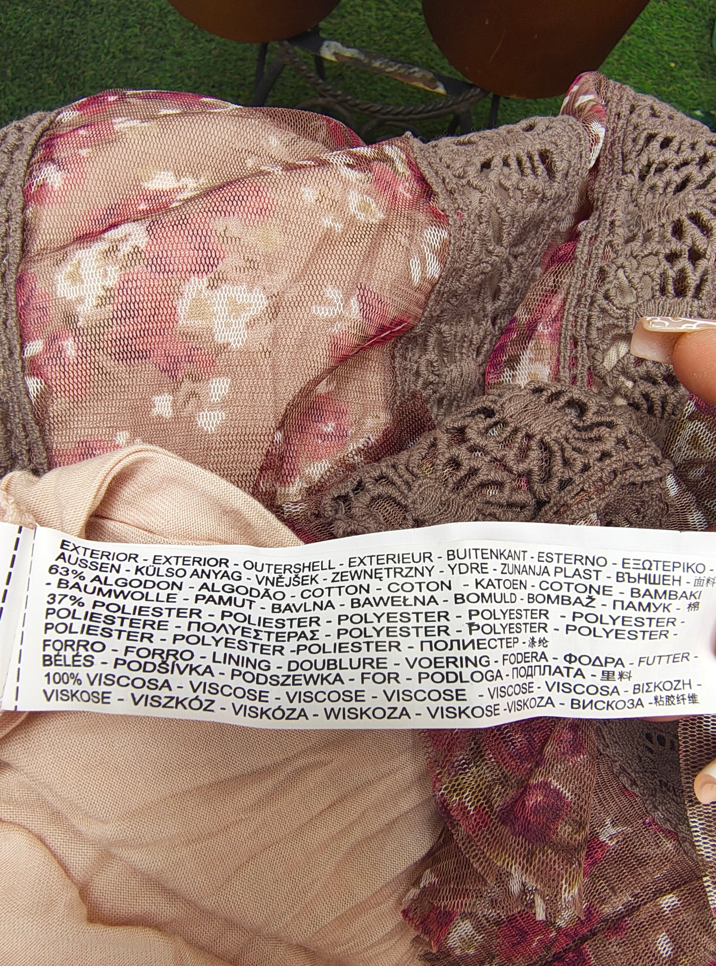 USADO – Vestido romántico con encaje floral y transparencias (Talla EUR M