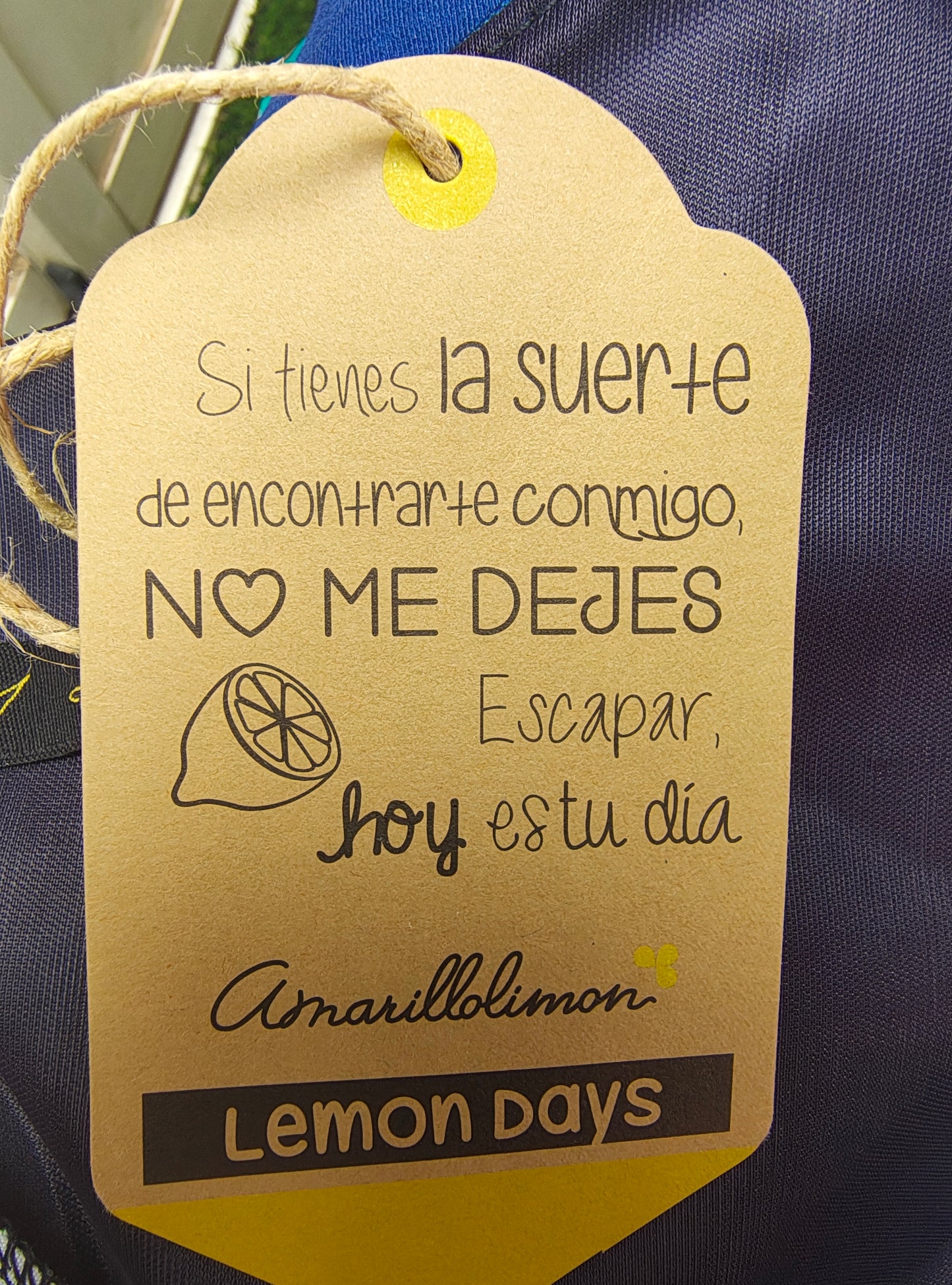 NUEVO – Top cruzado estampado azul AMARILLOLIMÓN (Talla EUR S)