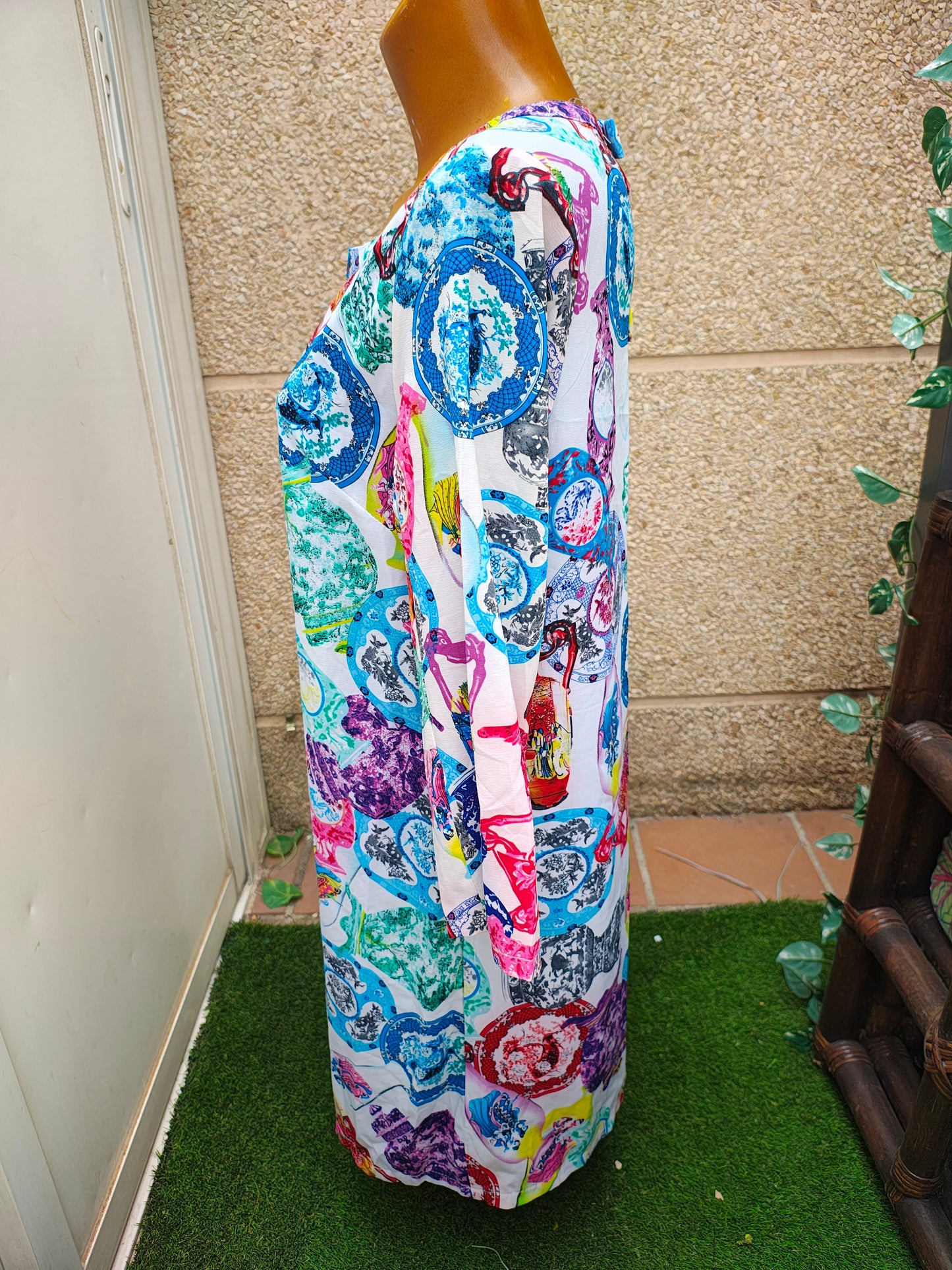 USADO – Vestido estampado multicolor con manga francesa VEGAS COLLECTION (Talla M)