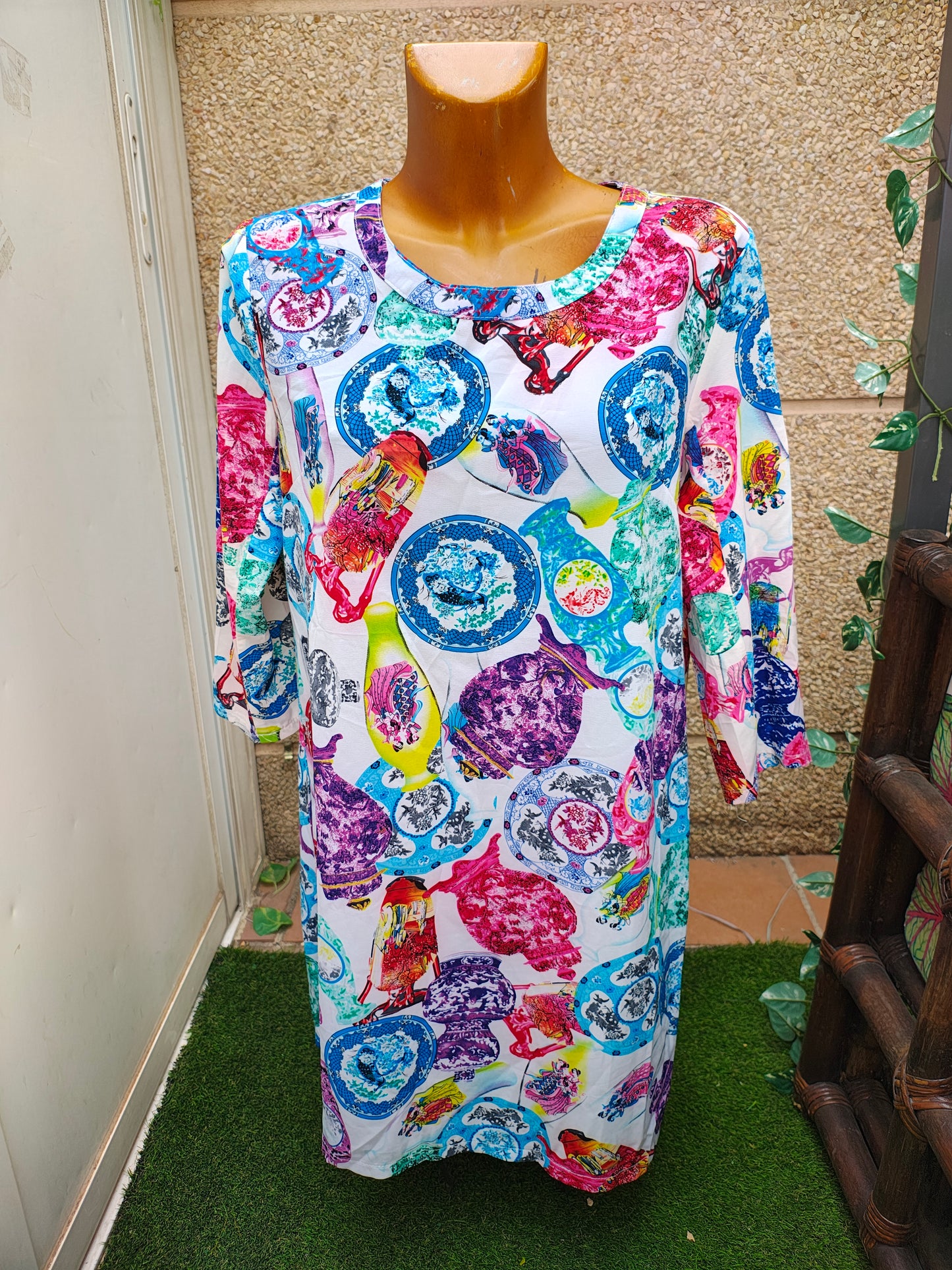 USADO – Vestido estampado multicolor con manga francesa VEGAS COLLECTION (Talla M)