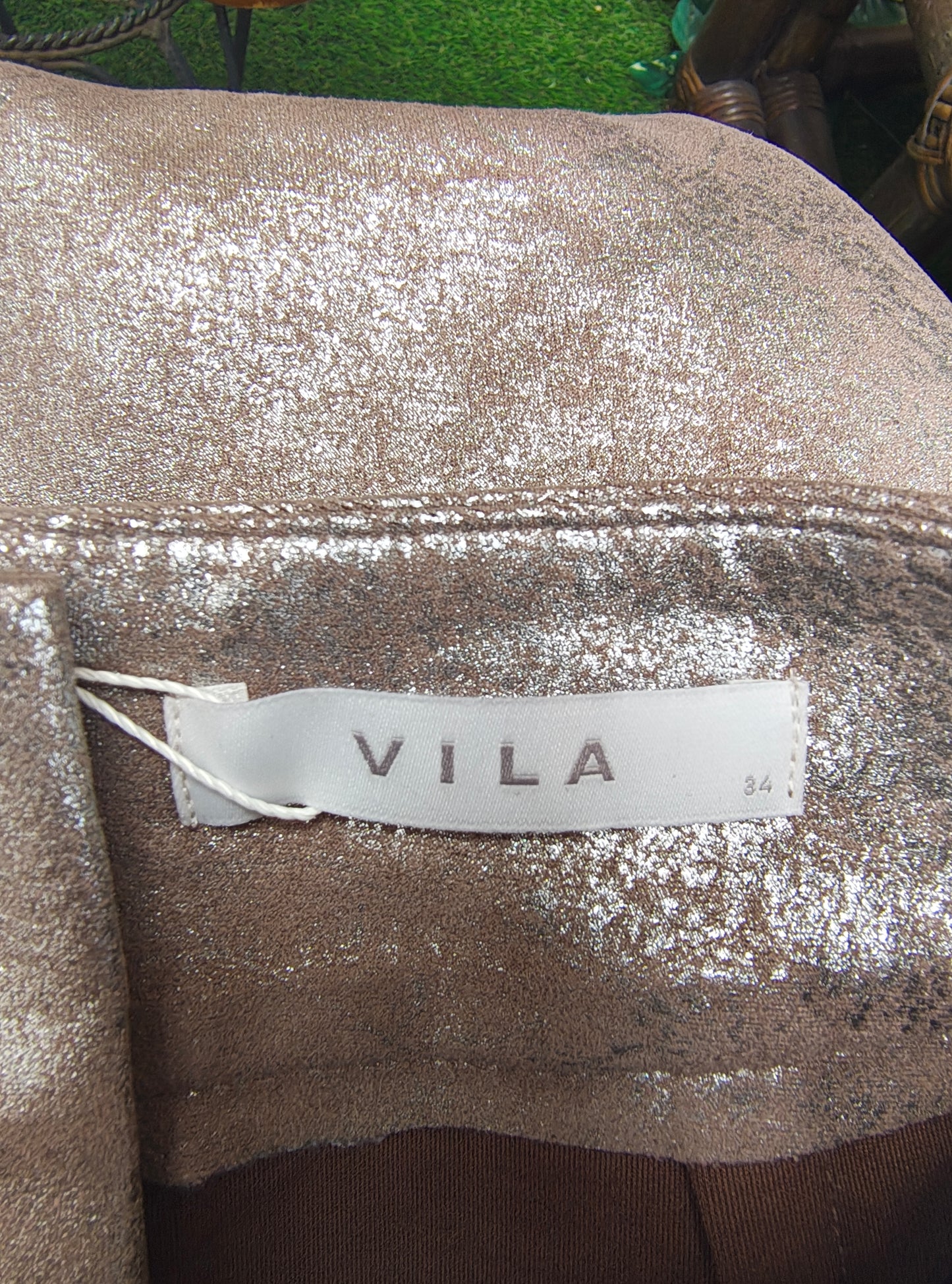 NUEVO – Falda corta metalizada bronce VILA (Talla EUR 34)