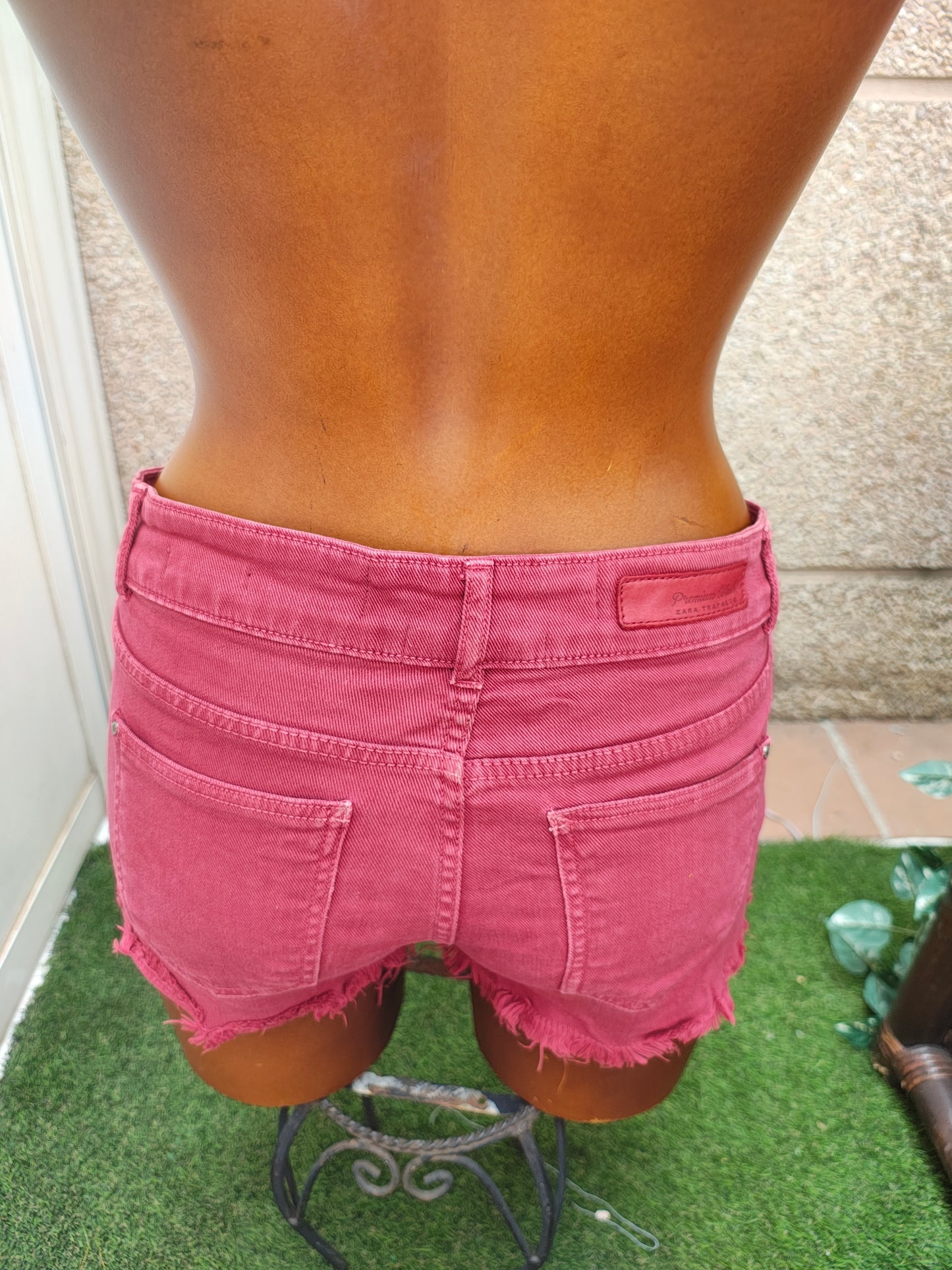 USADO – Short granate bordado con flores Zara Trafaluc Premium Wash (Talla EUR 34)