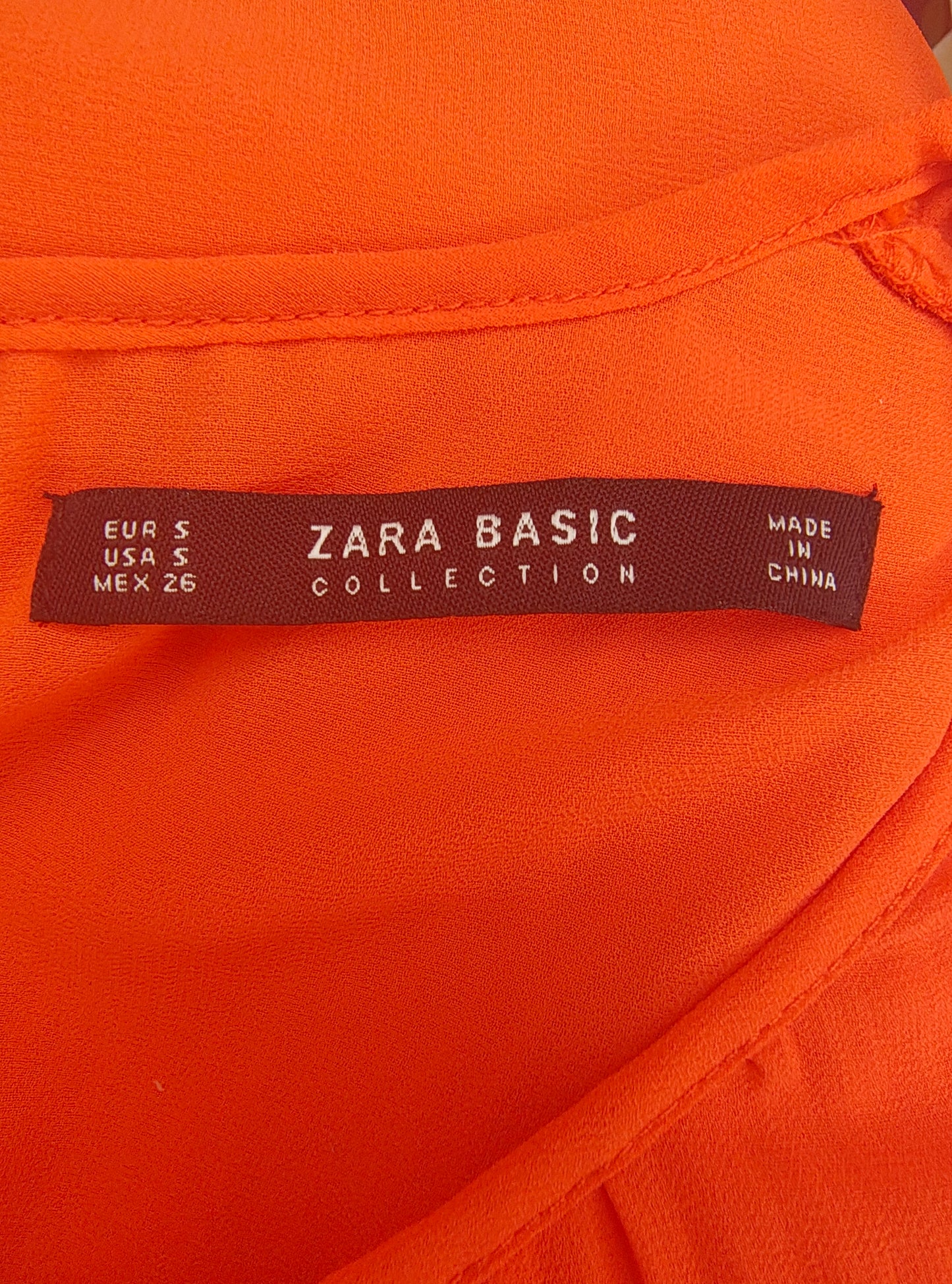 USADO – Blusa plisada sin mangas color naranja ZARA BASIC (Talla S)