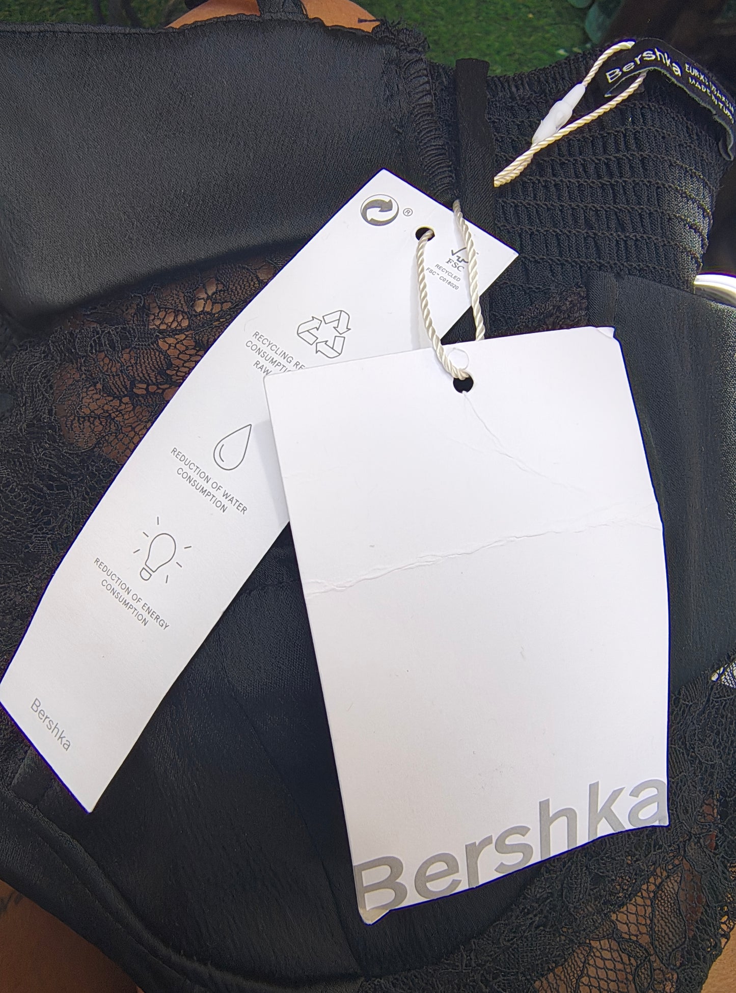 NUEVO – Top tipo bustier de encaje negro BERSHKA (Talla XS)