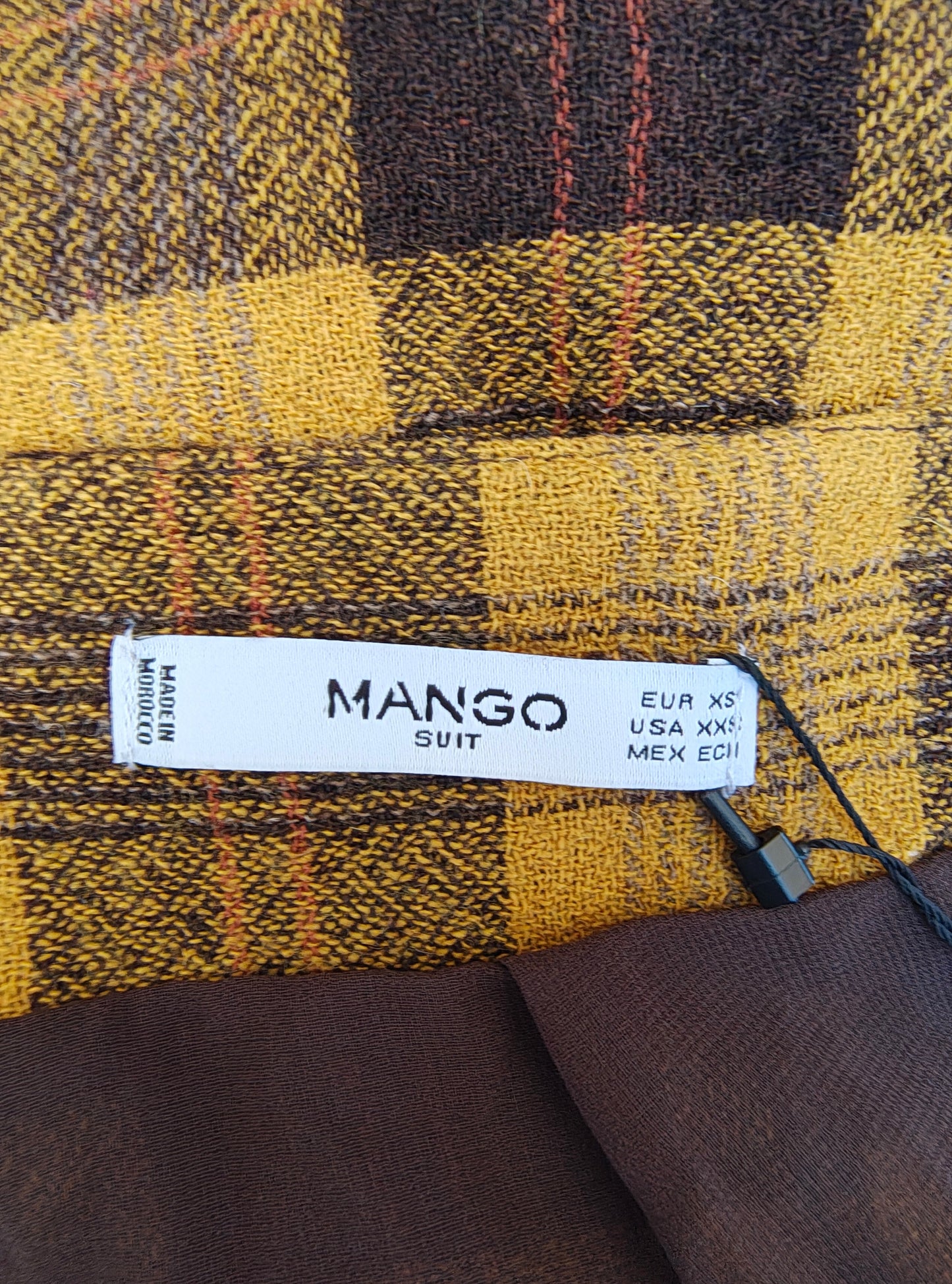 NUEVO– Falda shorts corta de cuadros mostaza y marrón MANGO Suit (Talla EUR XS)