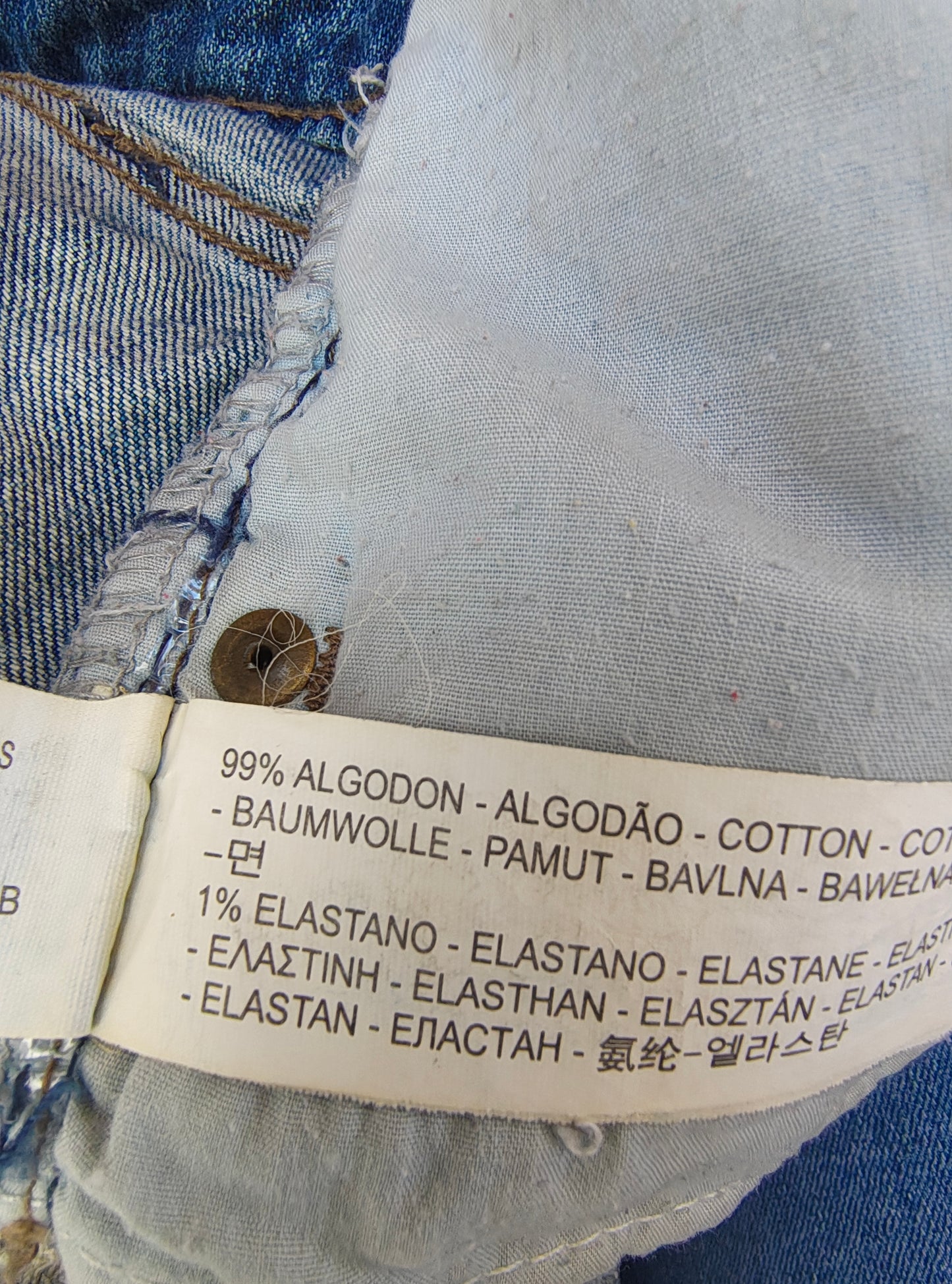 USADO – Shorts vaqueros desgastados con bolsillos de encaje Stradivarius (Talla EUR 36)